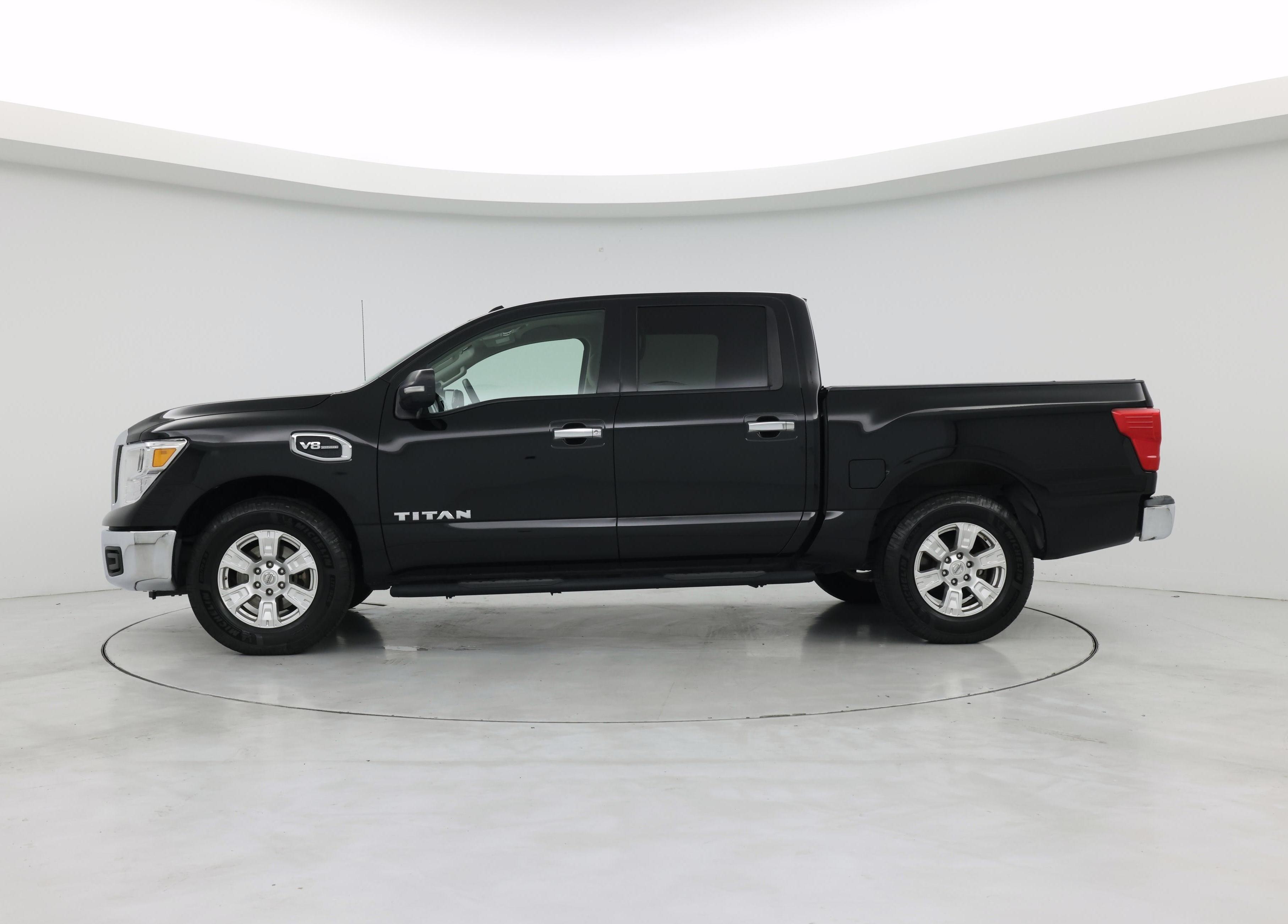 Thumbnail: 2017 Nissan Titan - 3