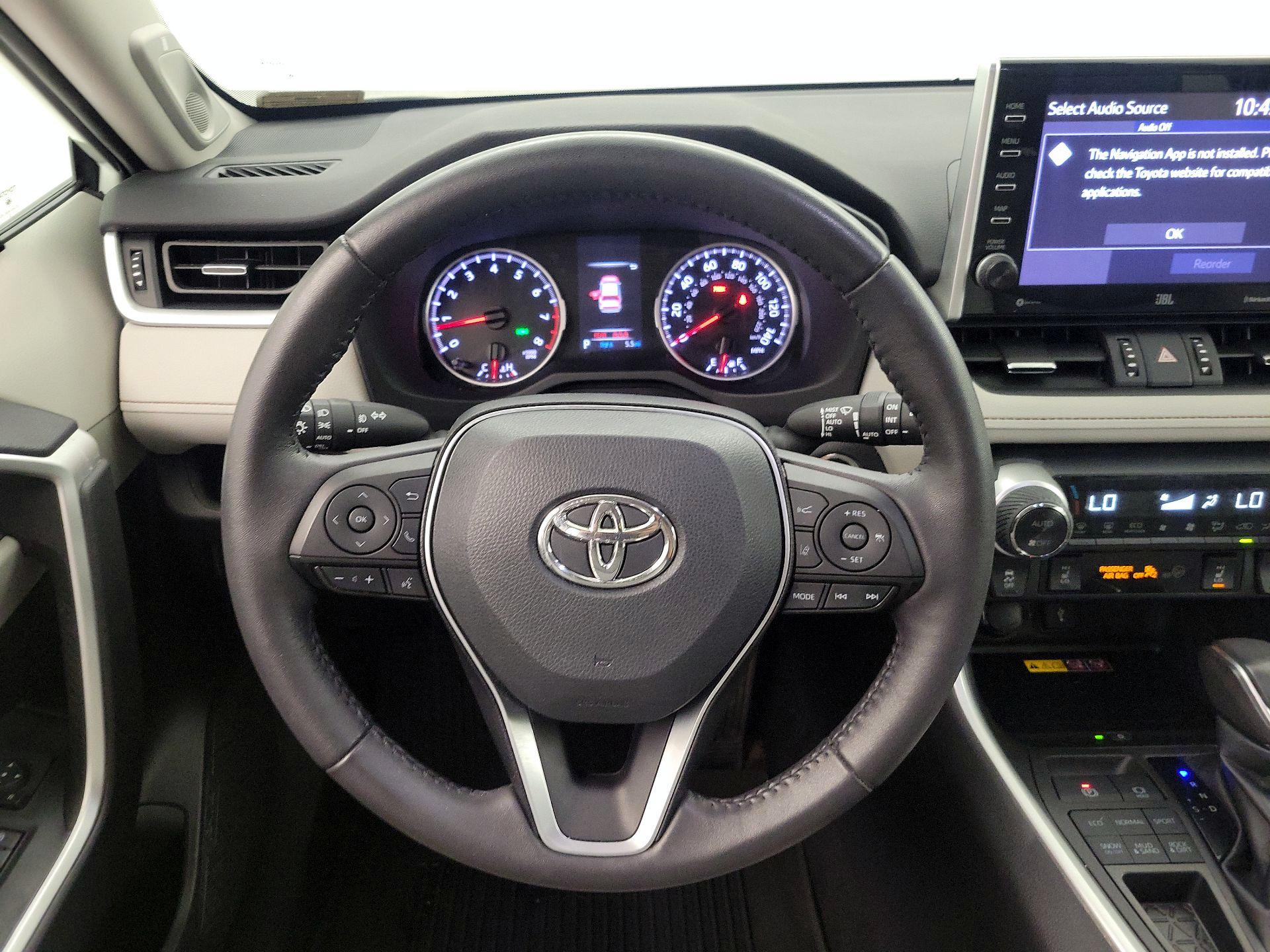 Thumbnail: 2022 Toyota RAV4 - 10