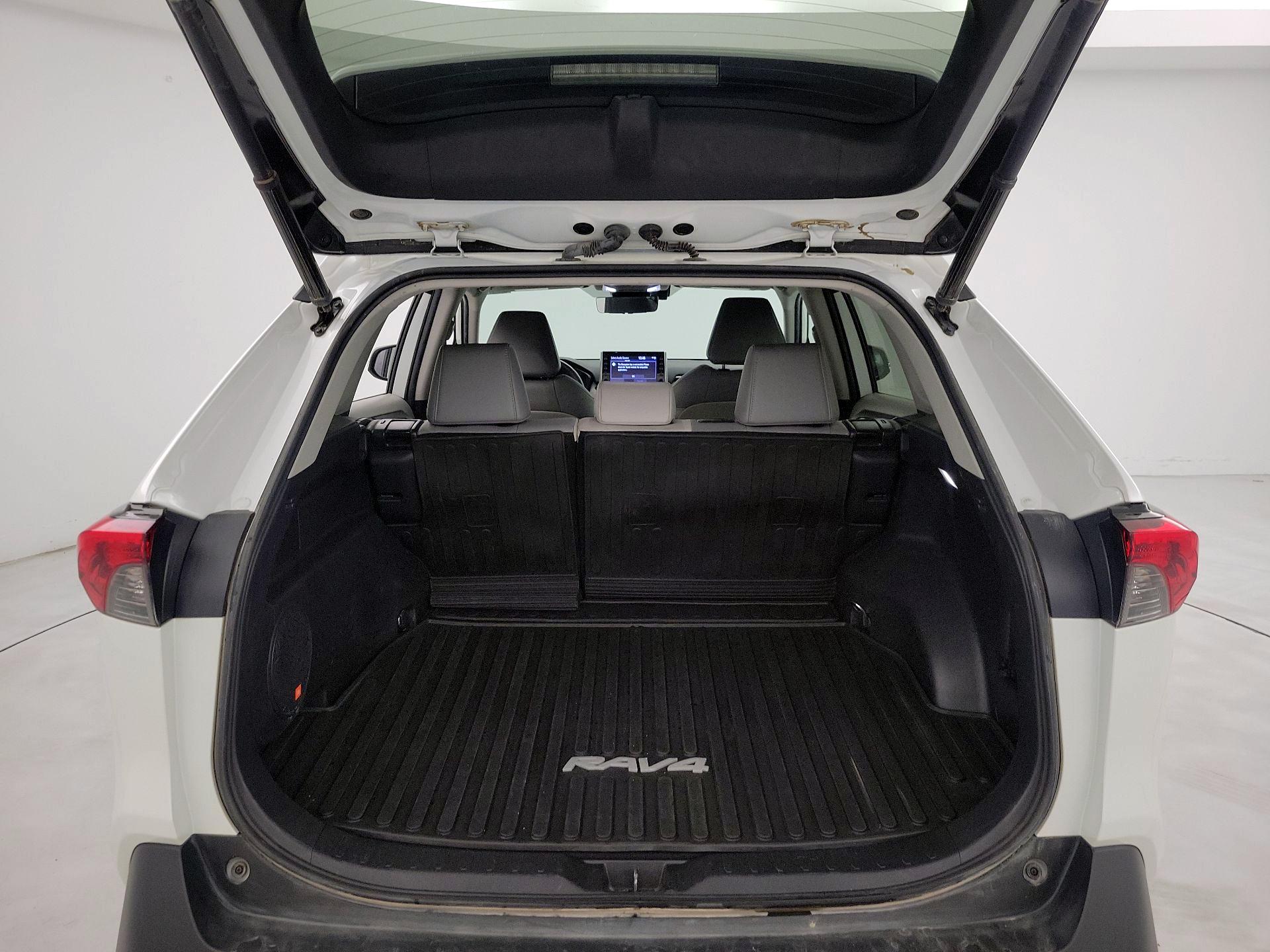 Thumbnail: 2022 Toyota RAV4 - 20