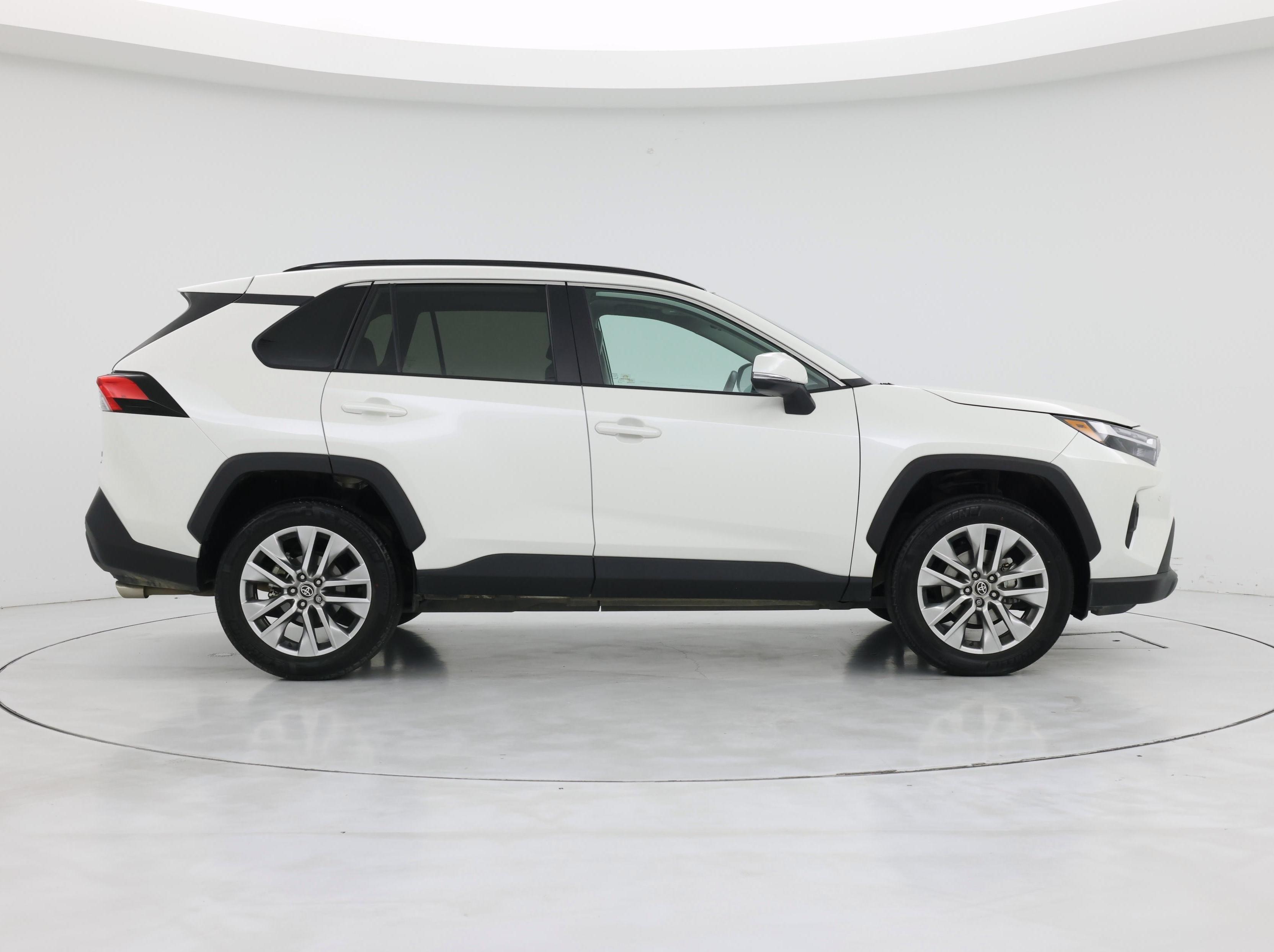 Thumbnail: 2022 Toyota RAV4 - 7