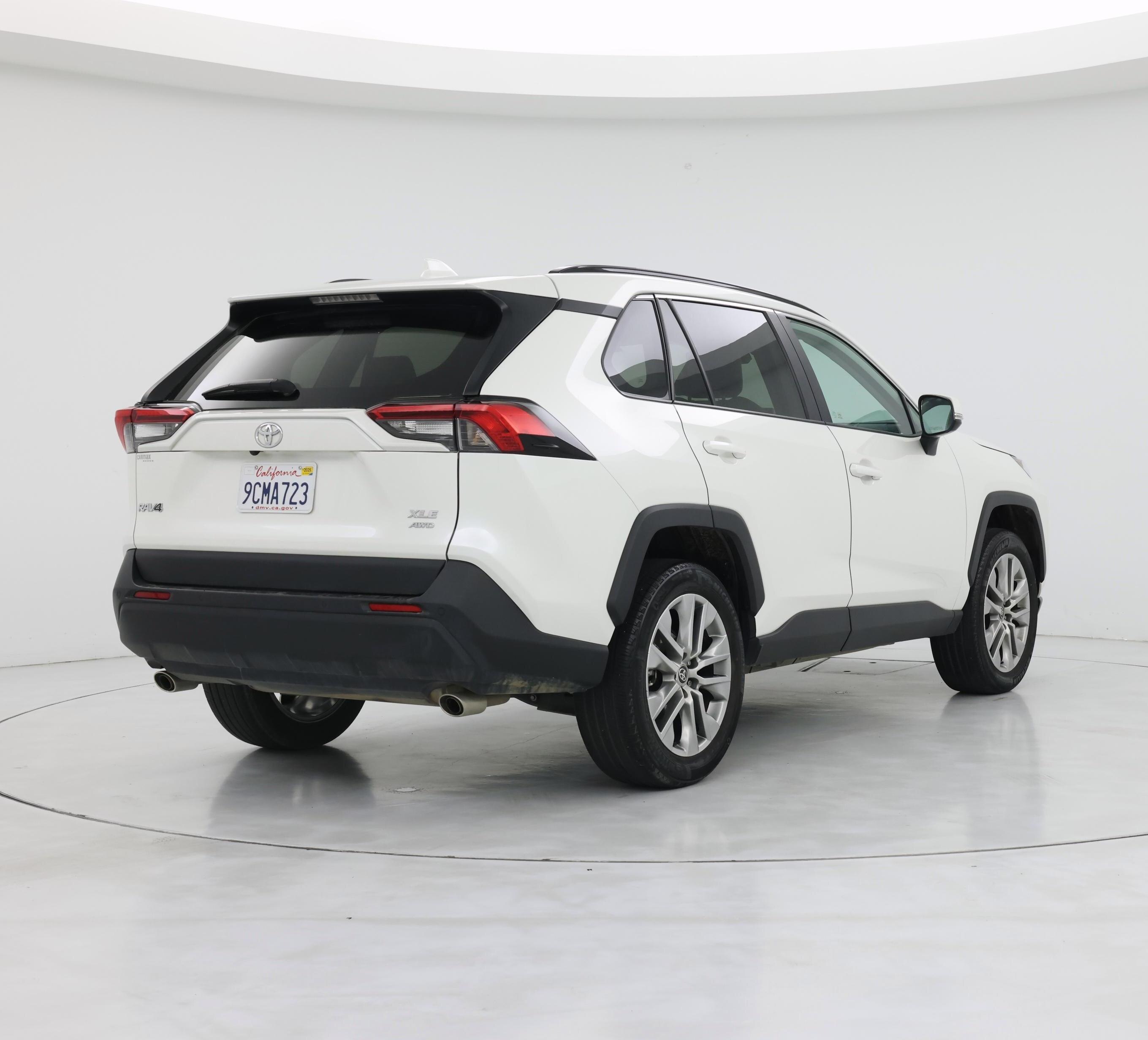 Thumbnail: 2022 Toyota RAV4 - 8