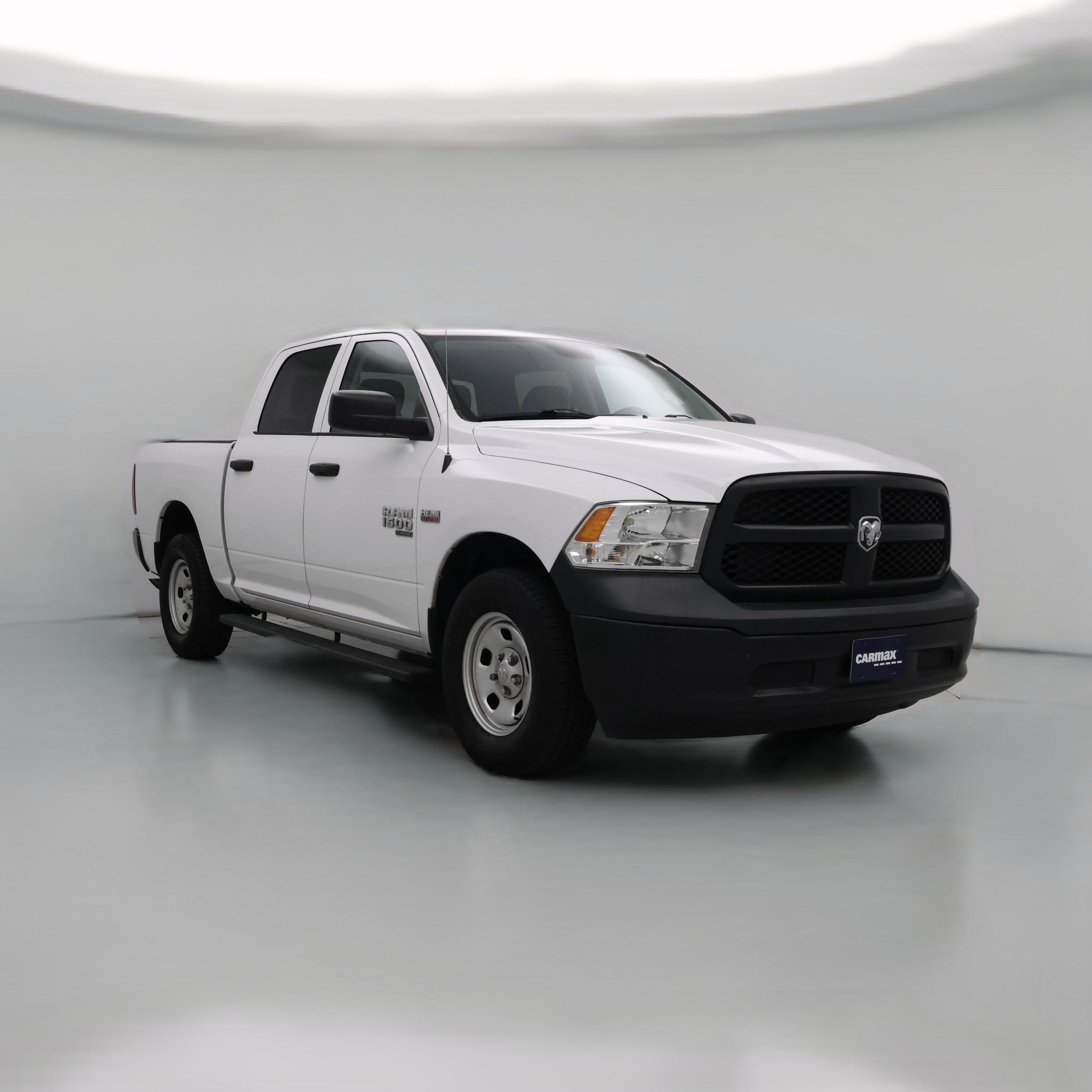 Thumbnail: 2020 RAM 1500 Classic - 1