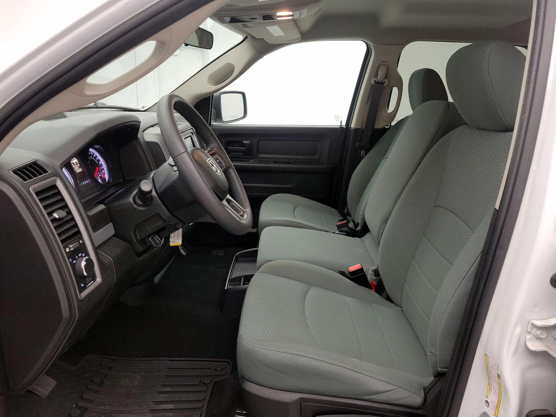 Thumbnail: 2020 RAM 1500 Classic - 11