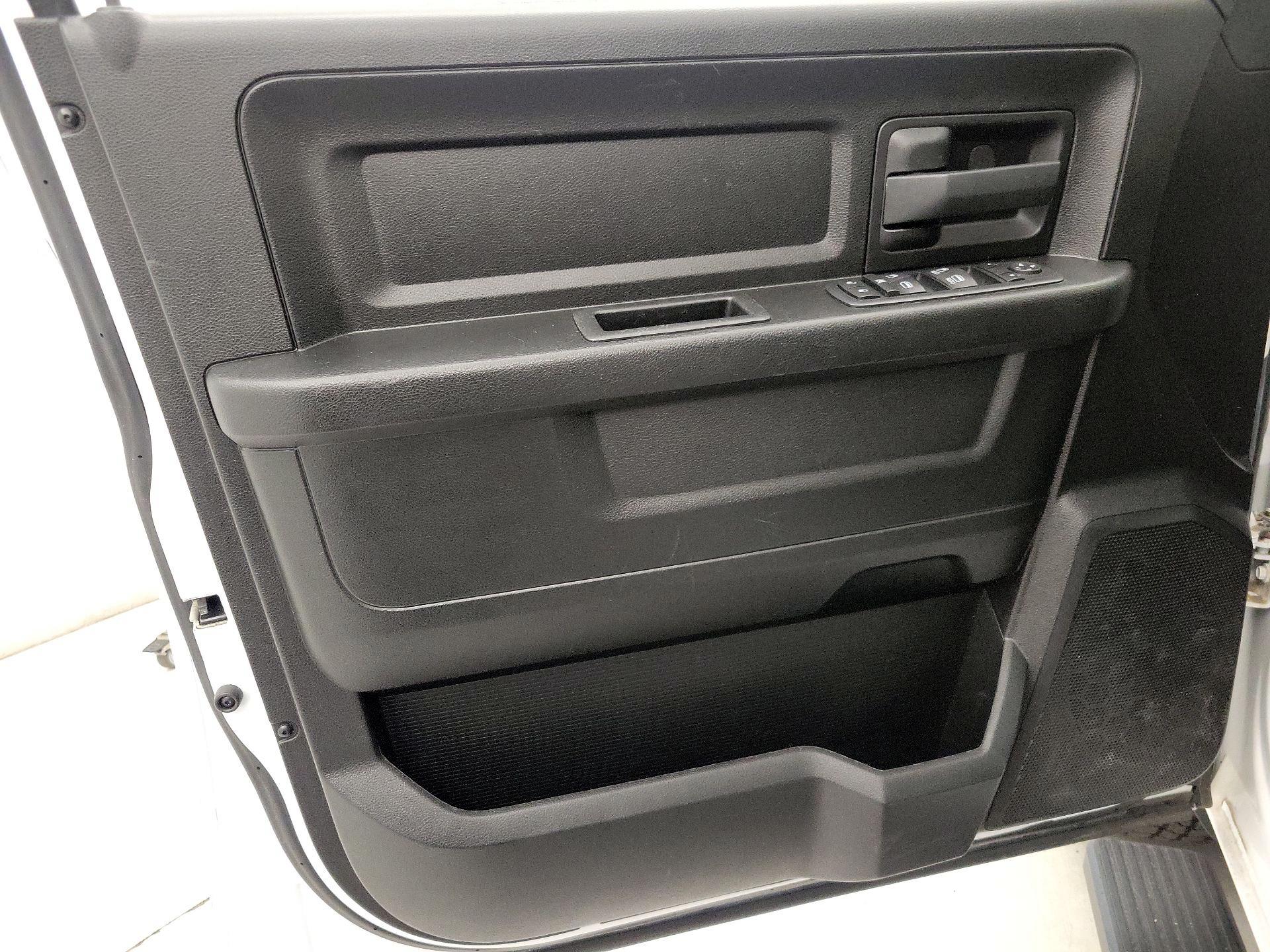 Thumbnail: 2020 RAM 1500 Classic - 12