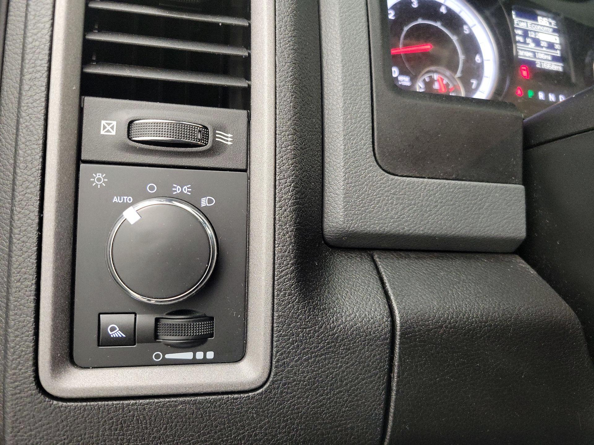 Thumbnail: 2020 RAM 1500 Classic - 13