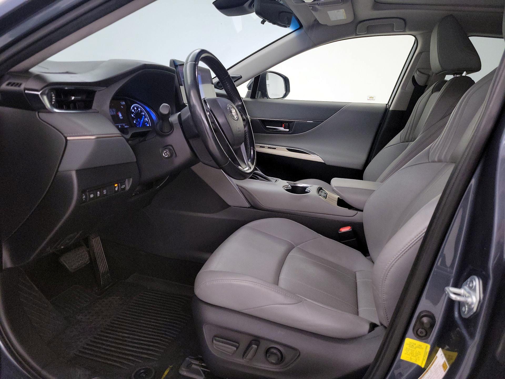 Thumbnail: 2021 Toyota Venza - 11