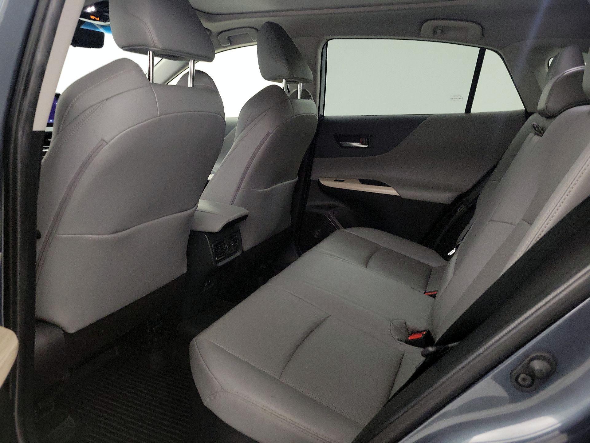 Thumbnail: 2021 Toyota Venza - 19