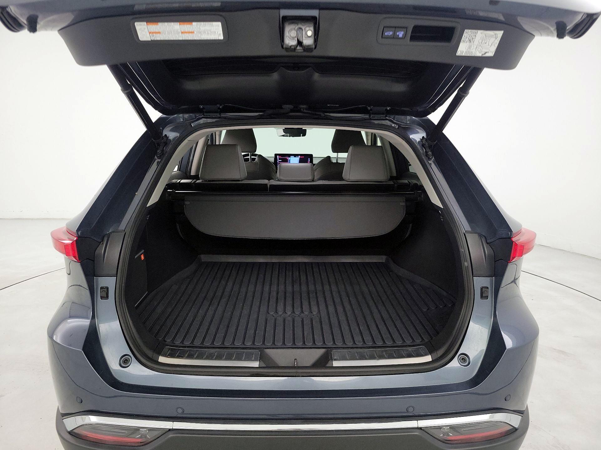 Thumbnail: 2021 Toyota Venza - 20
