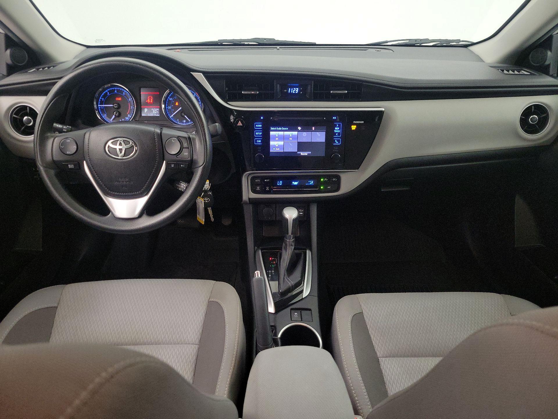 Thumbnail: 2017 Toyota Corolla - 9