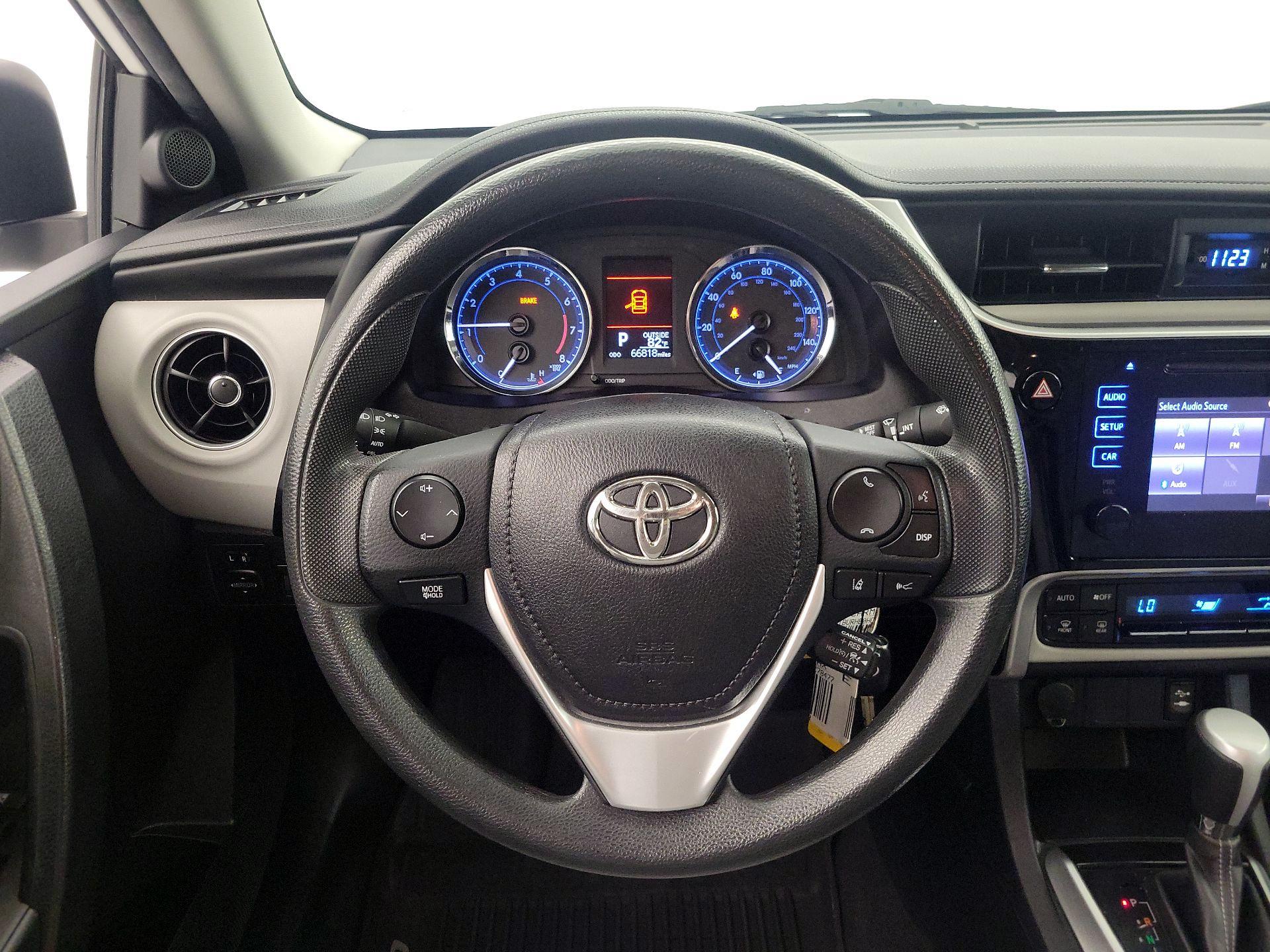 Thumbnail: 2017 Toyota Corolla - 10