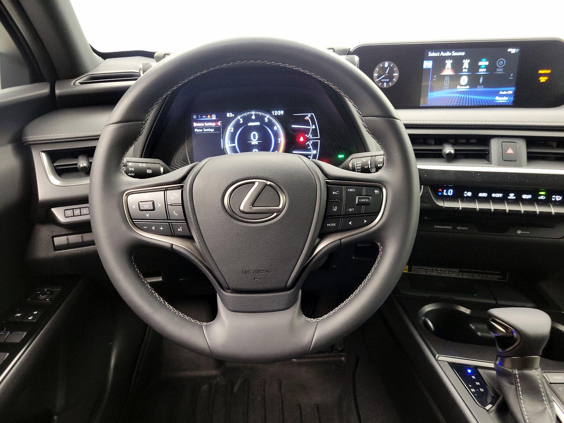 Thumbnail: 2022 Lexus UX - 10