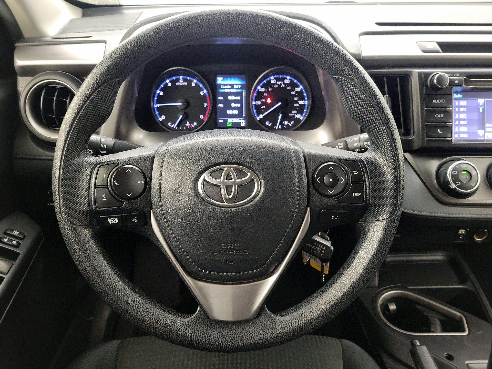 Thumbnail: 2017 Toyota RAV4 - 10