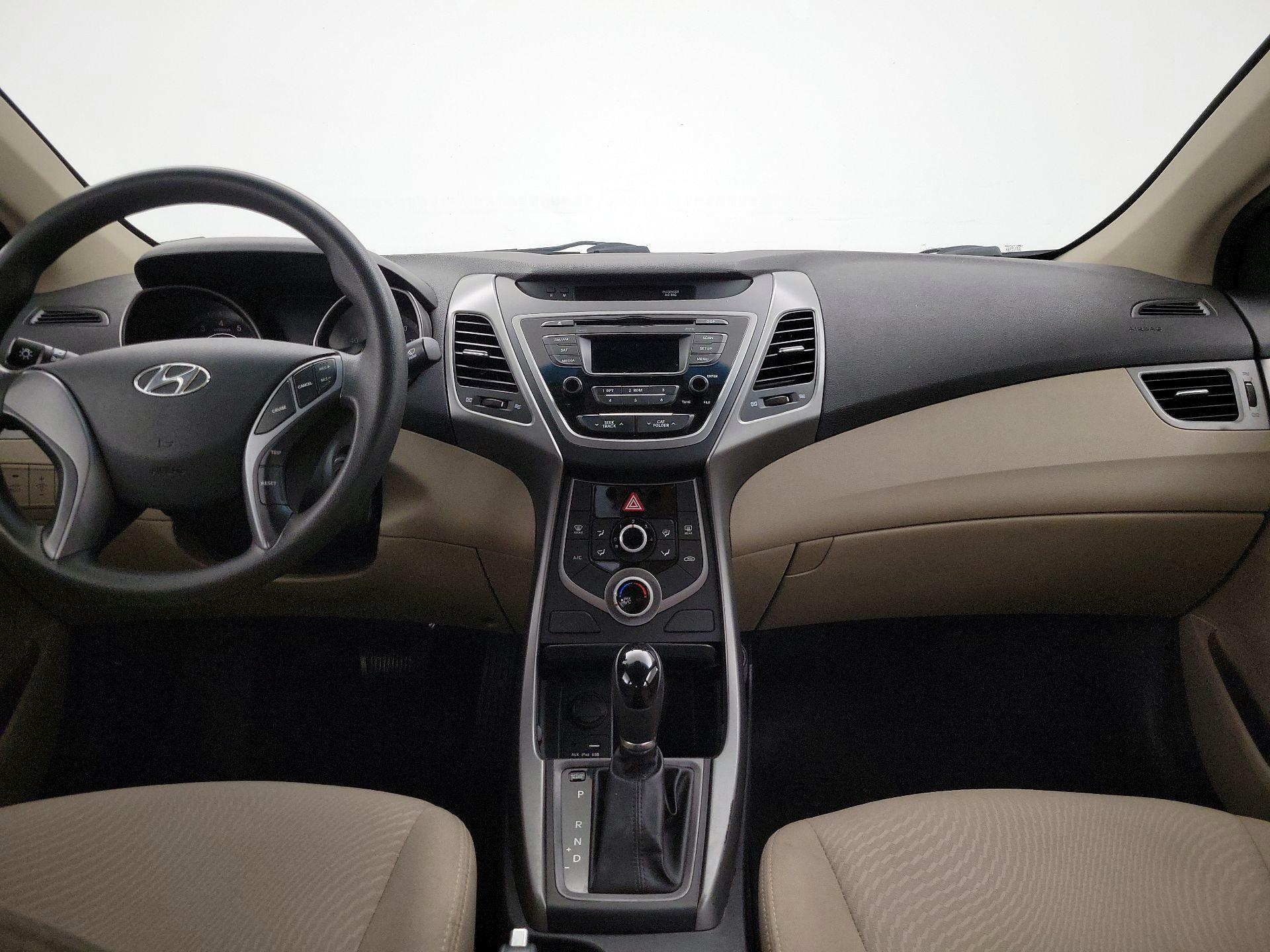 Thumbnail: 2016 Hyundai Elantra - 9