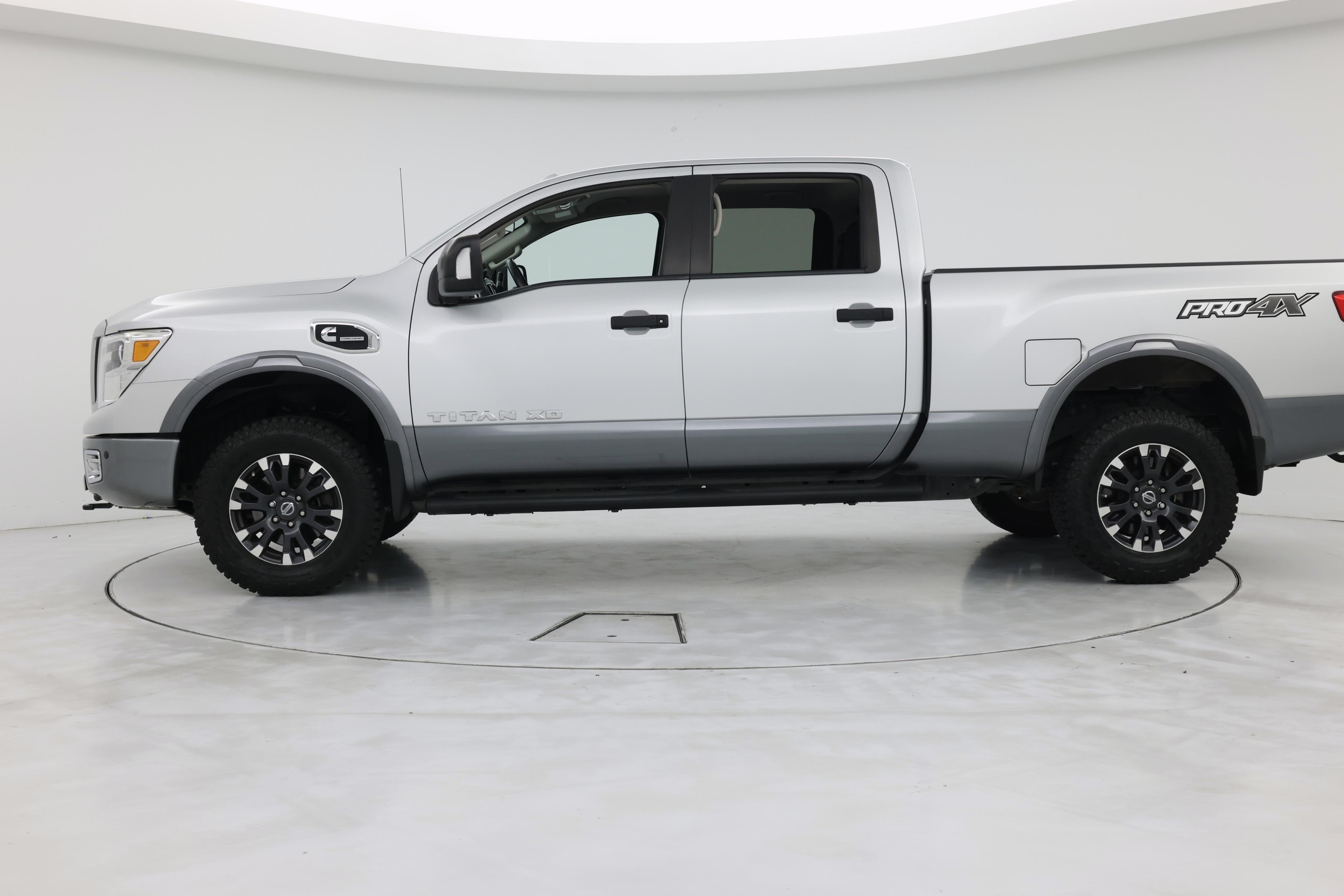 Thumbnail: 2018 Nissan Titan - 3