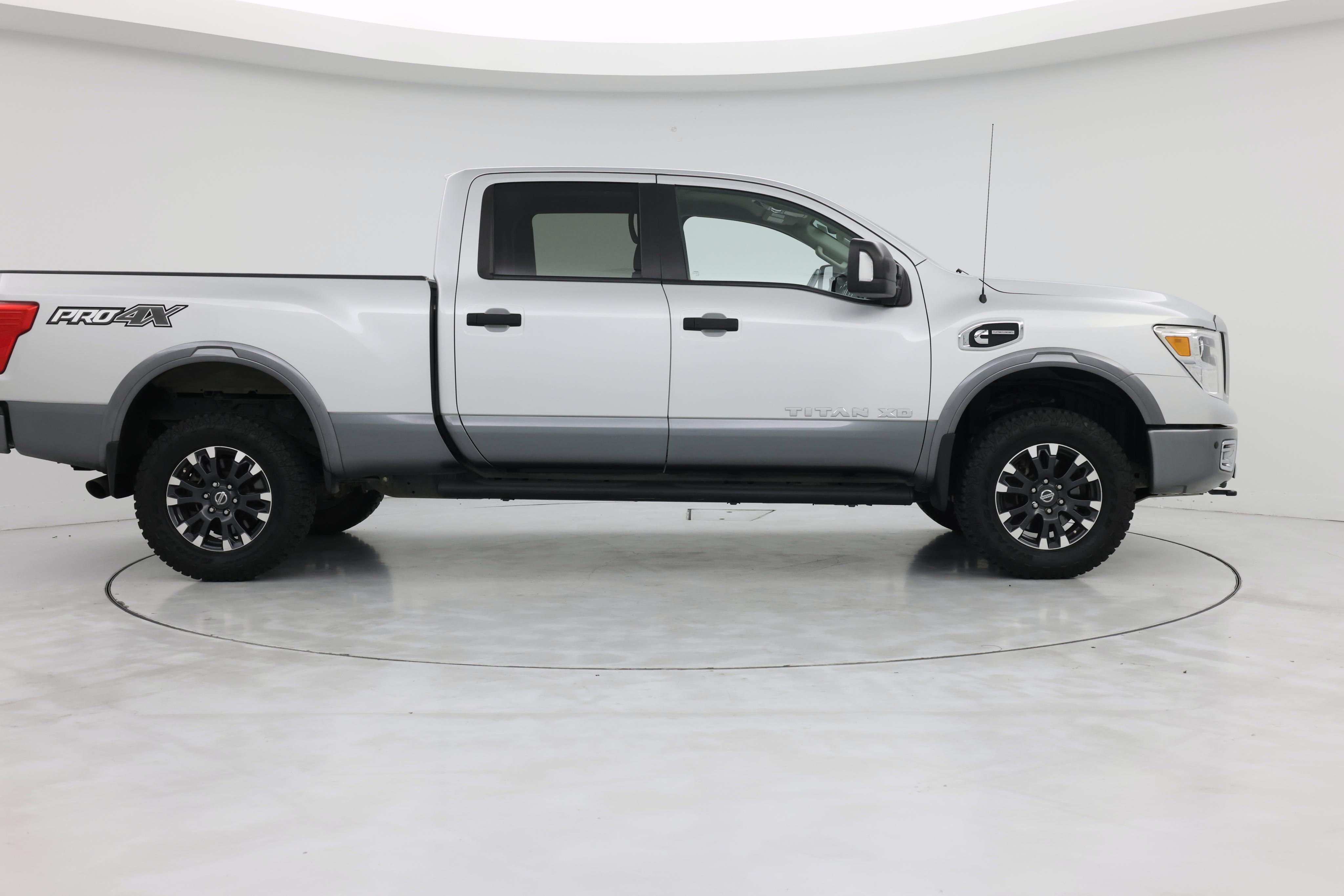 Thumbnail: 2018 Nissan Titan - 7