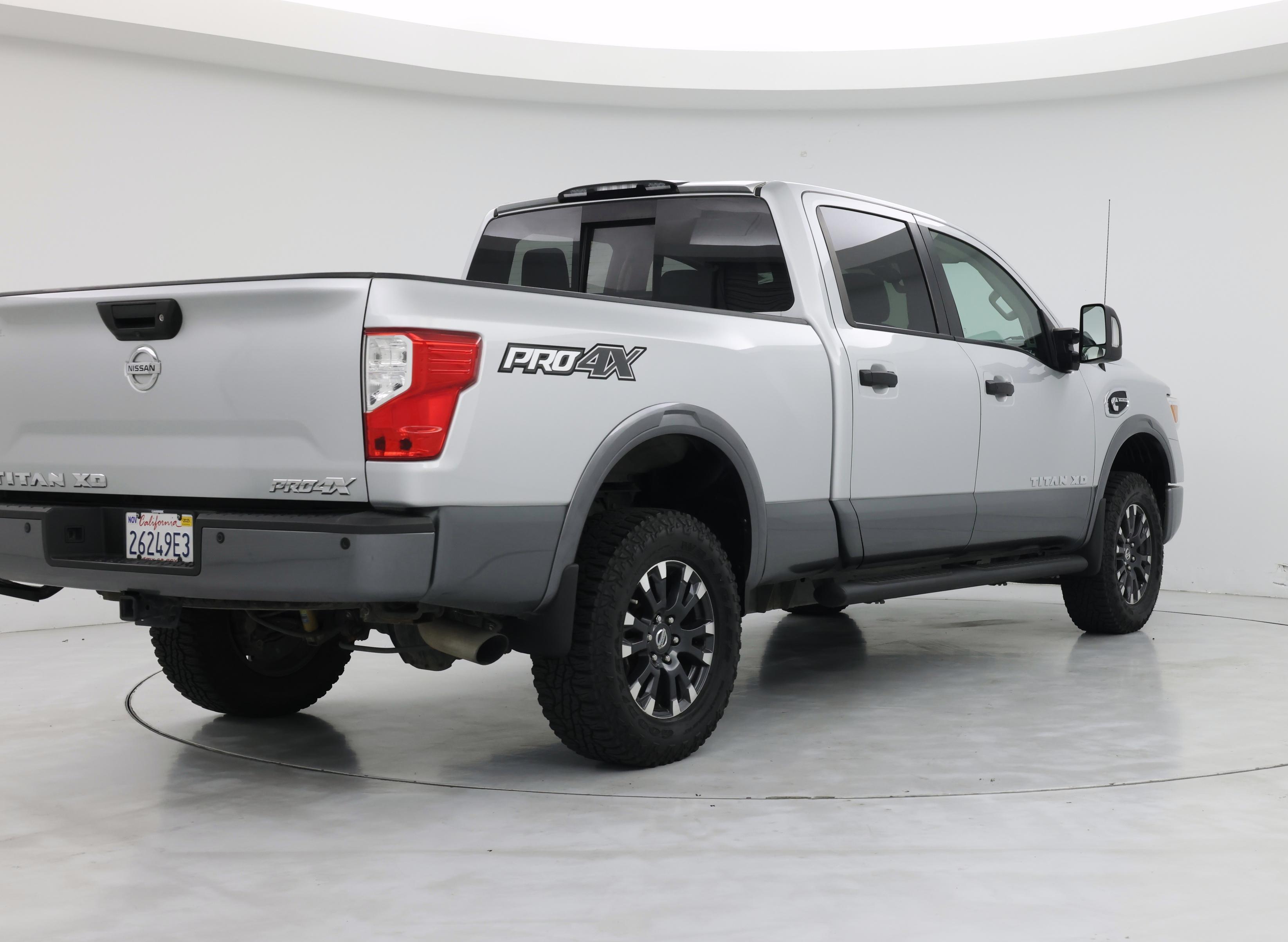 Thumbnail: 2018 Nissan Titan - 8