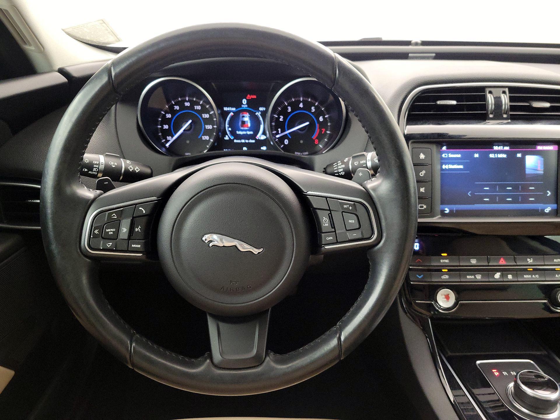 Thumbnail: 2017 Jaguar XE - 10