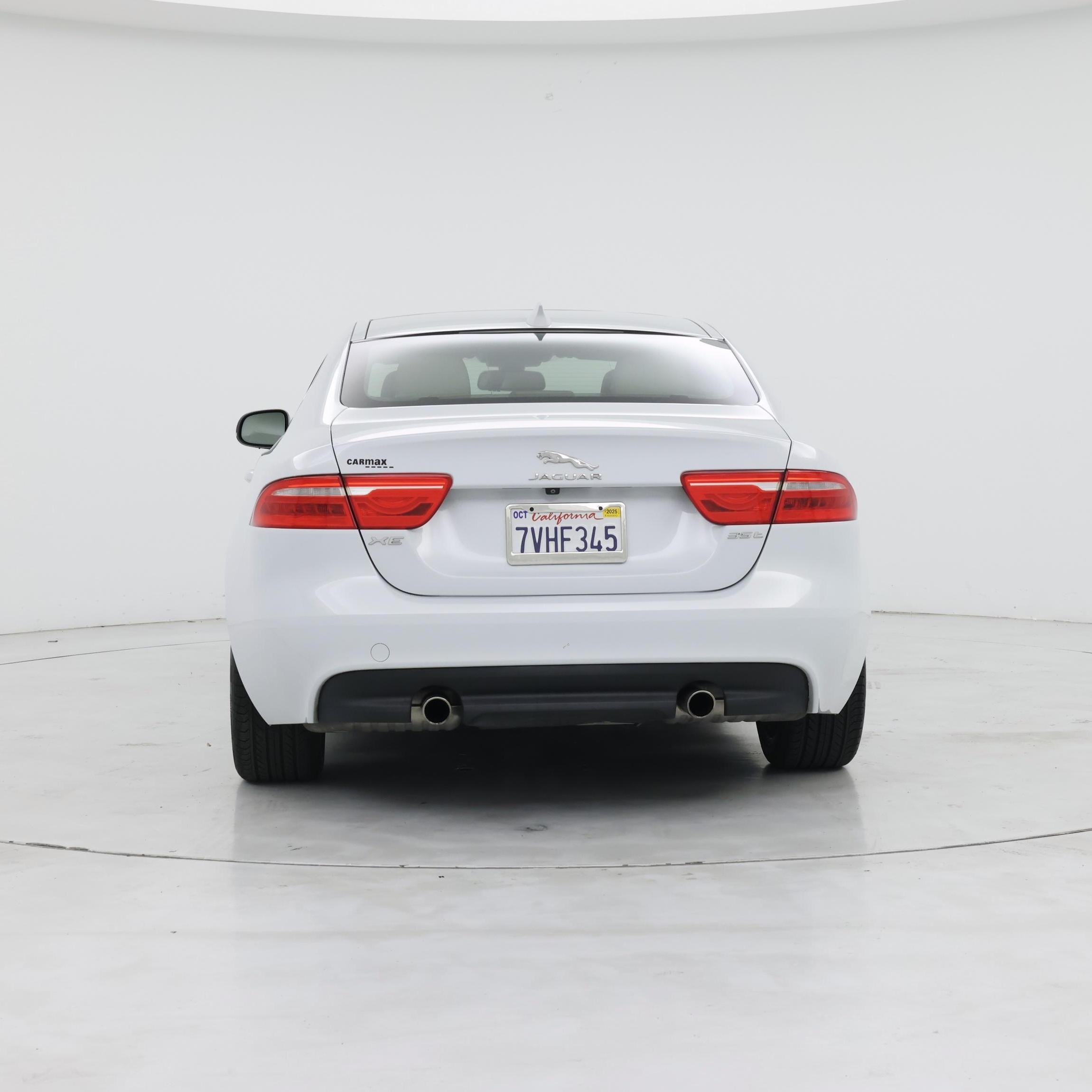 Thumbnail: 2017 Jaguar XE - 6