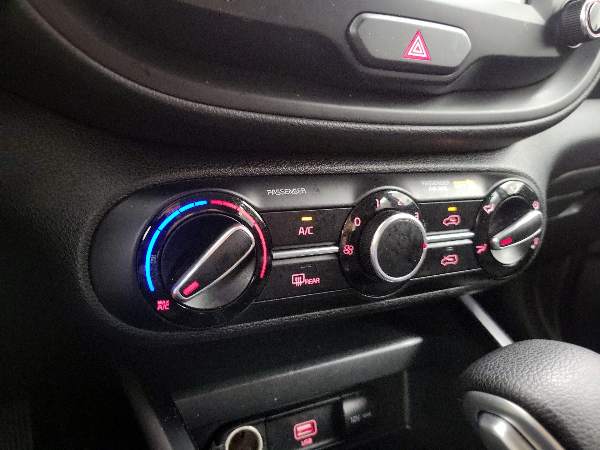 Thumbnail: 2020 Kia Soul - 16