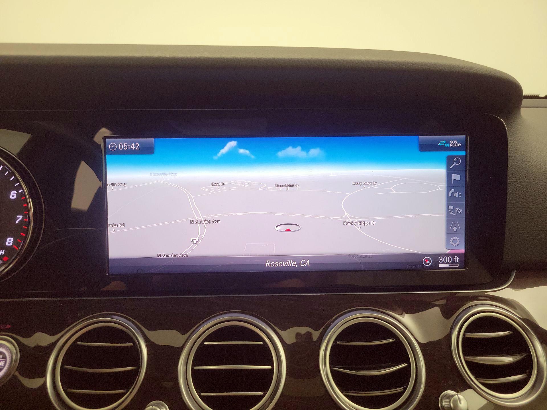Thumbnail: 2019 Mercedes-Benz E-Class - 14