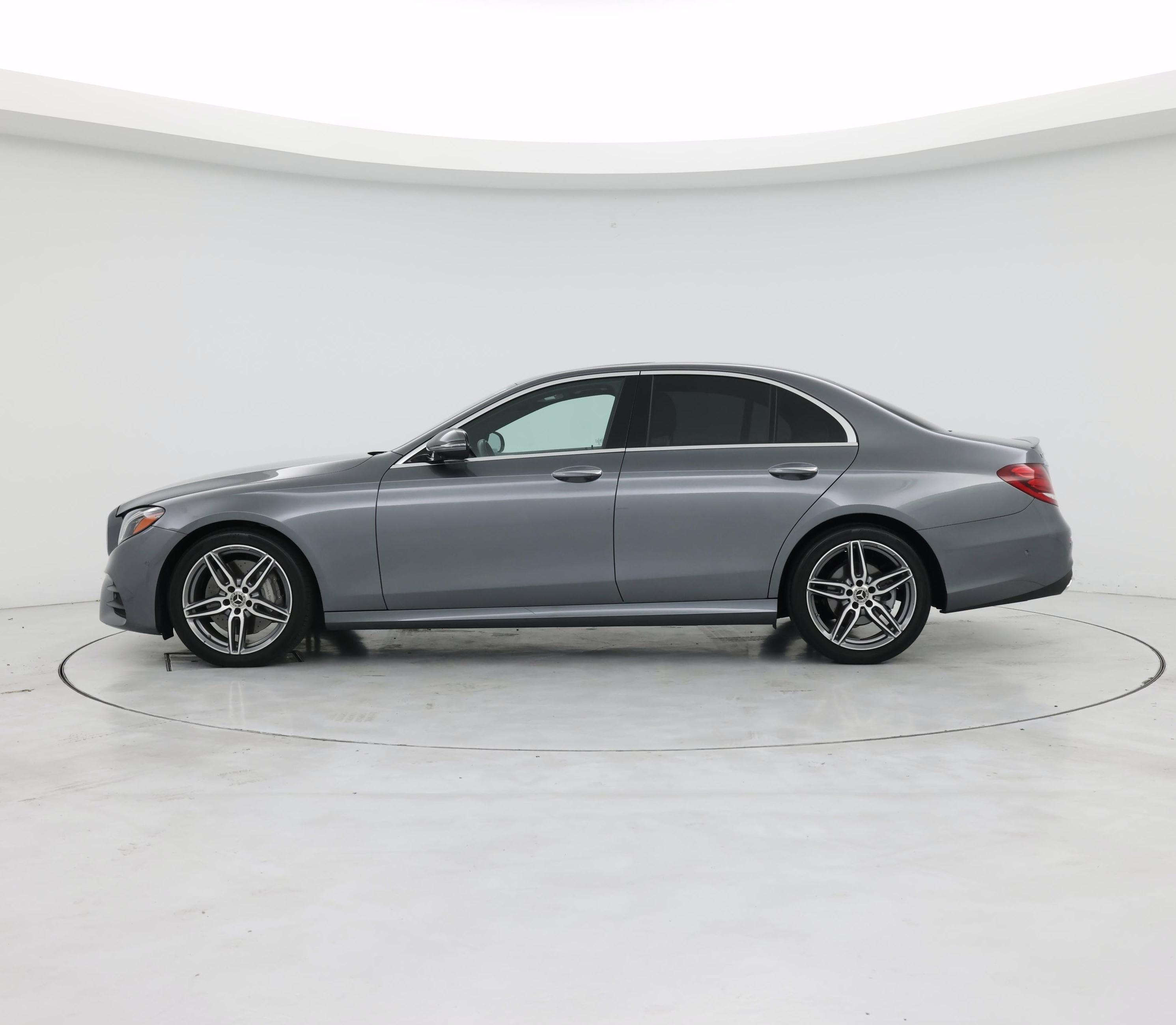 Thumbnail: 2019 Mercedes-Benz E-Class - 3