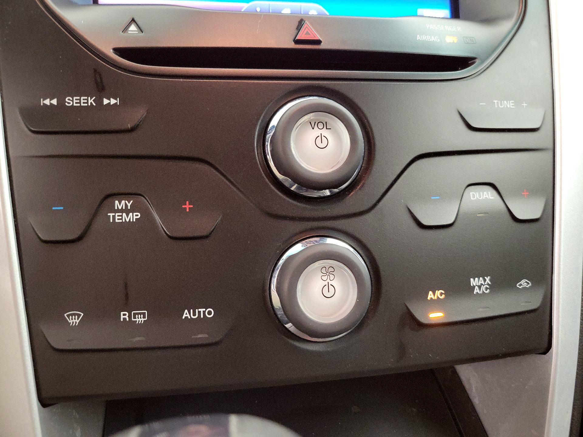 Thumbnail: 2014 Ford Explorer - 16