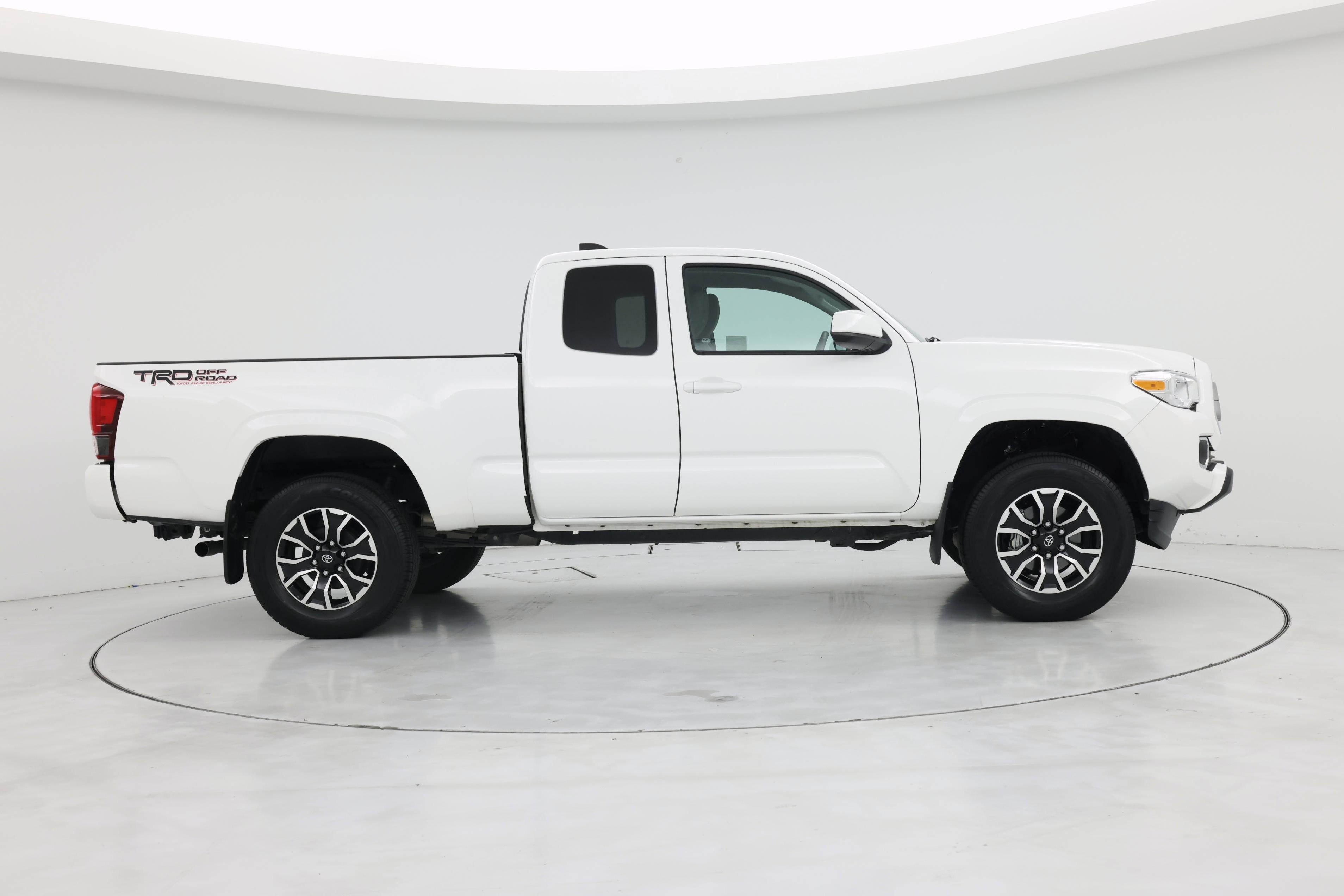 Thumbnail: 2023 Toyota Tacoma - 7