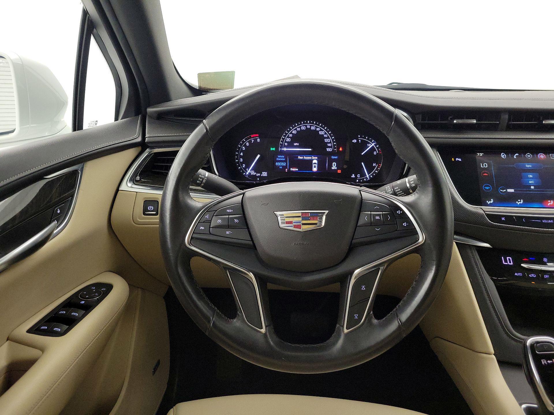 Thumbnail: 2017 Cadillac XT5 - 10