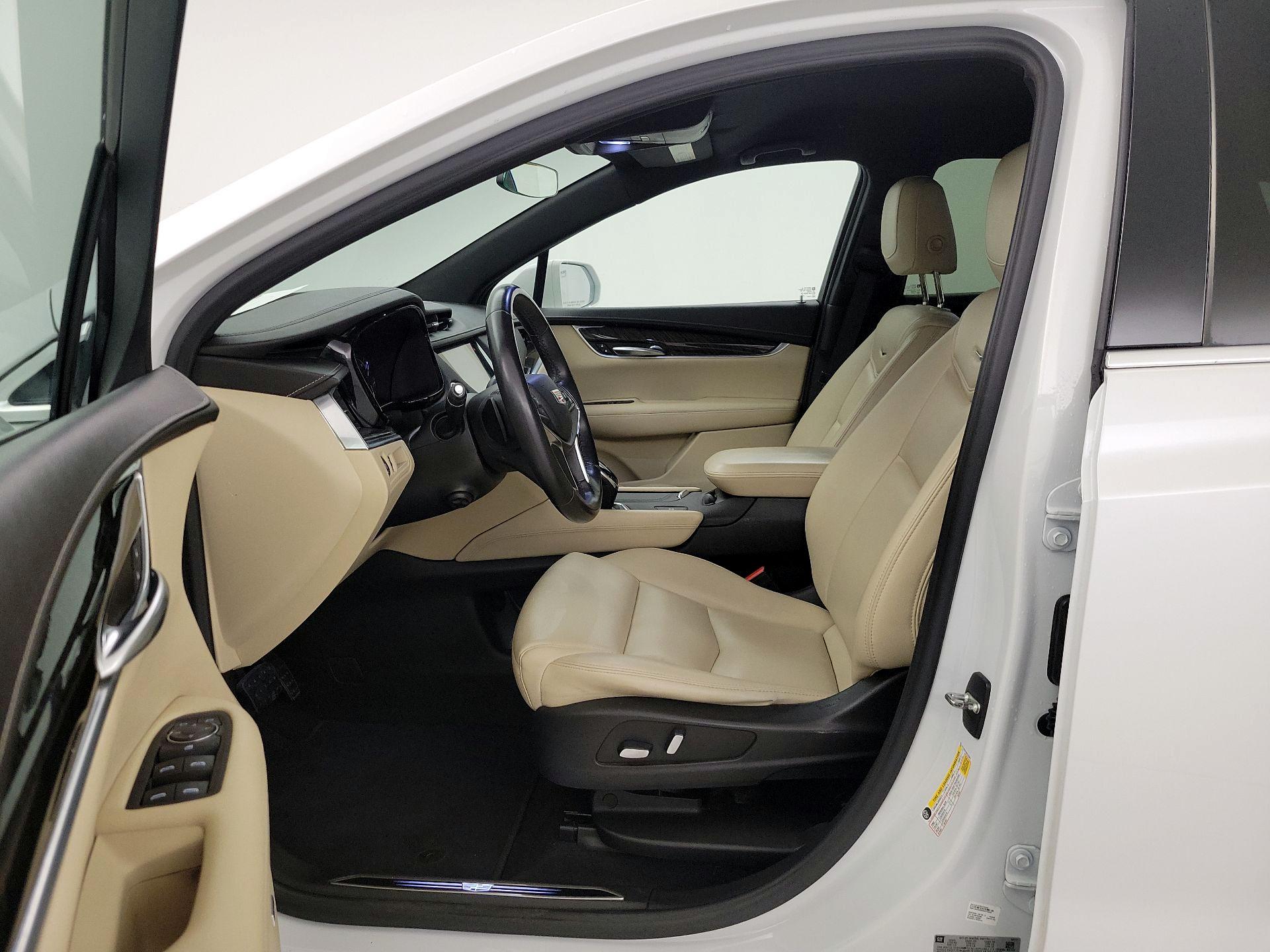 Thumbnail: 2017 Cadillac XT5 - 11