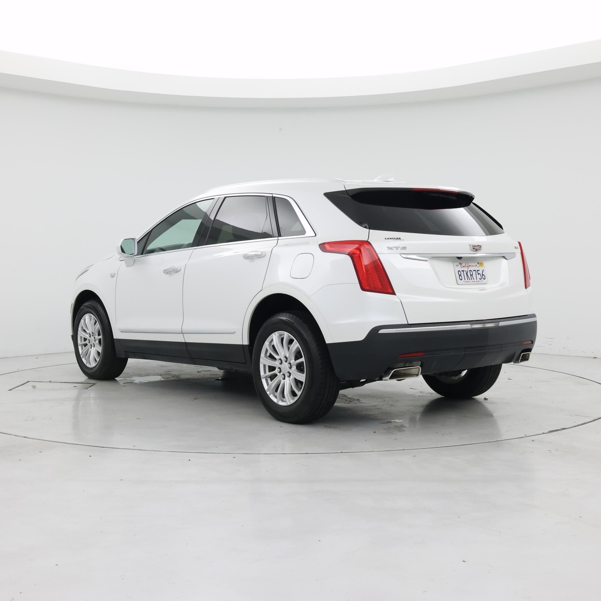 Thumbnail: 2017 Cadillac XT5 - 2