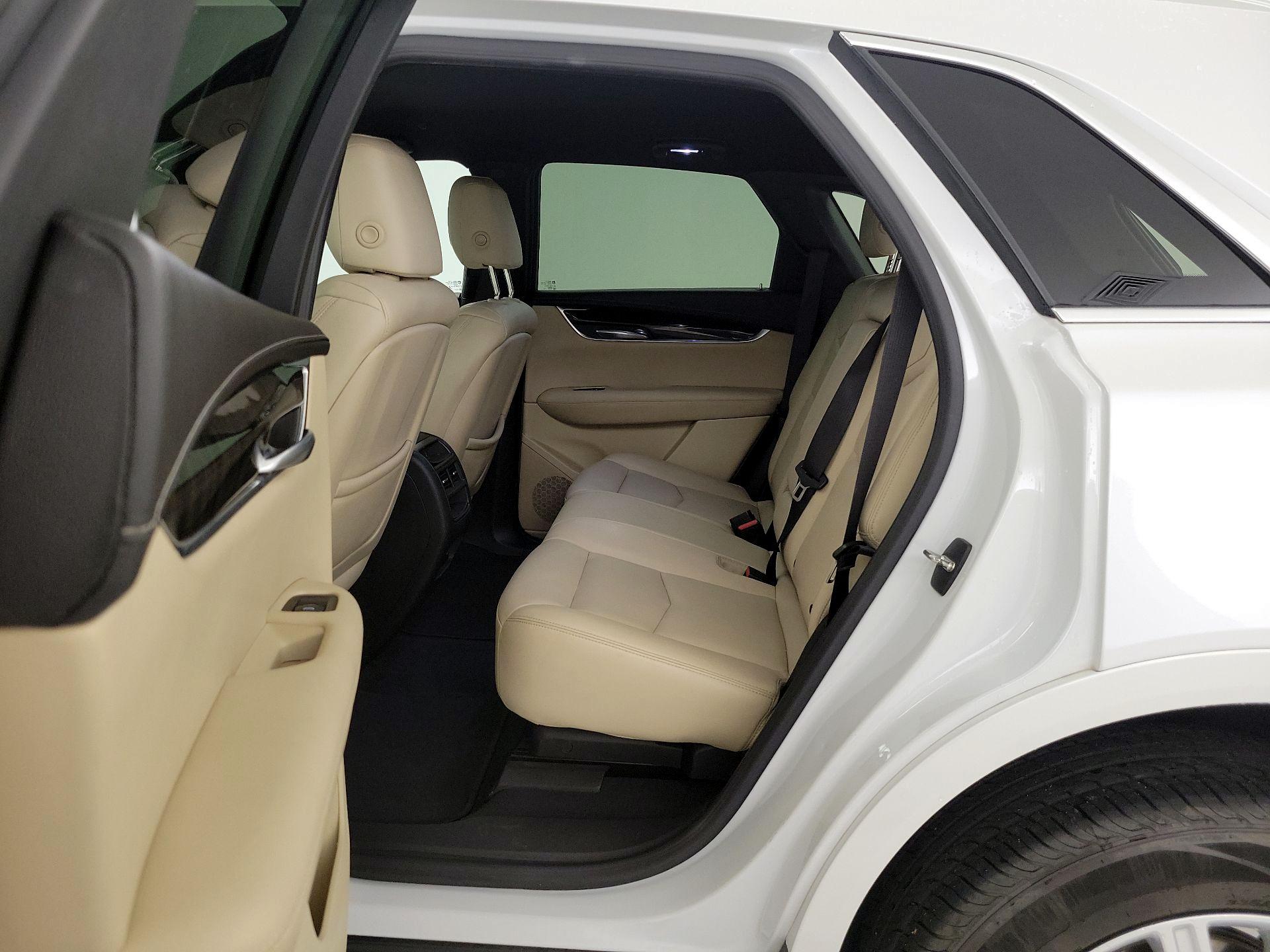 Thumbnail: 2017 Cadillac XT5 - 19