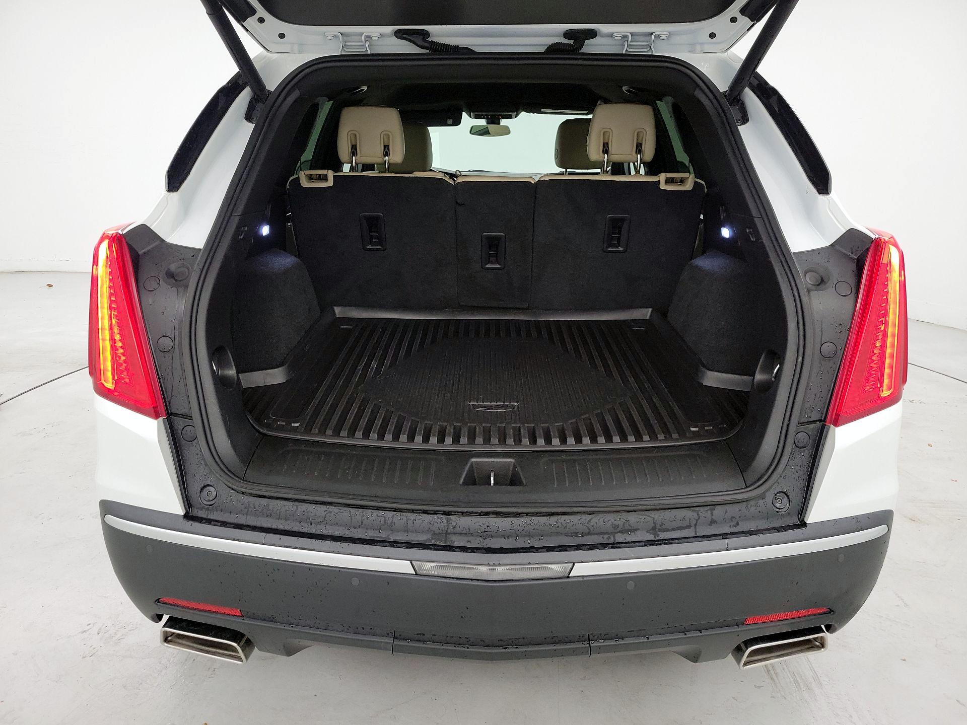 Thumbnail: 2017 Cadillac XT5 - 20