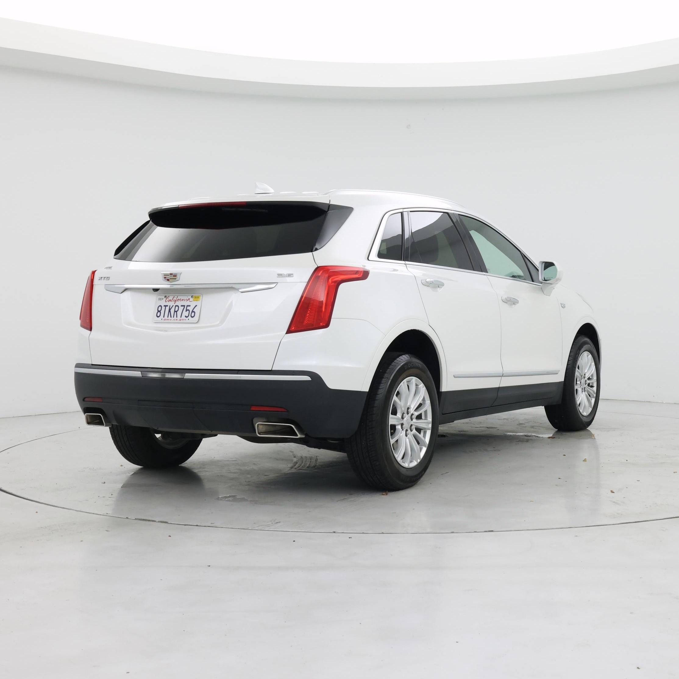 Thumbnail: 2017 Cadillac XT5 - 8