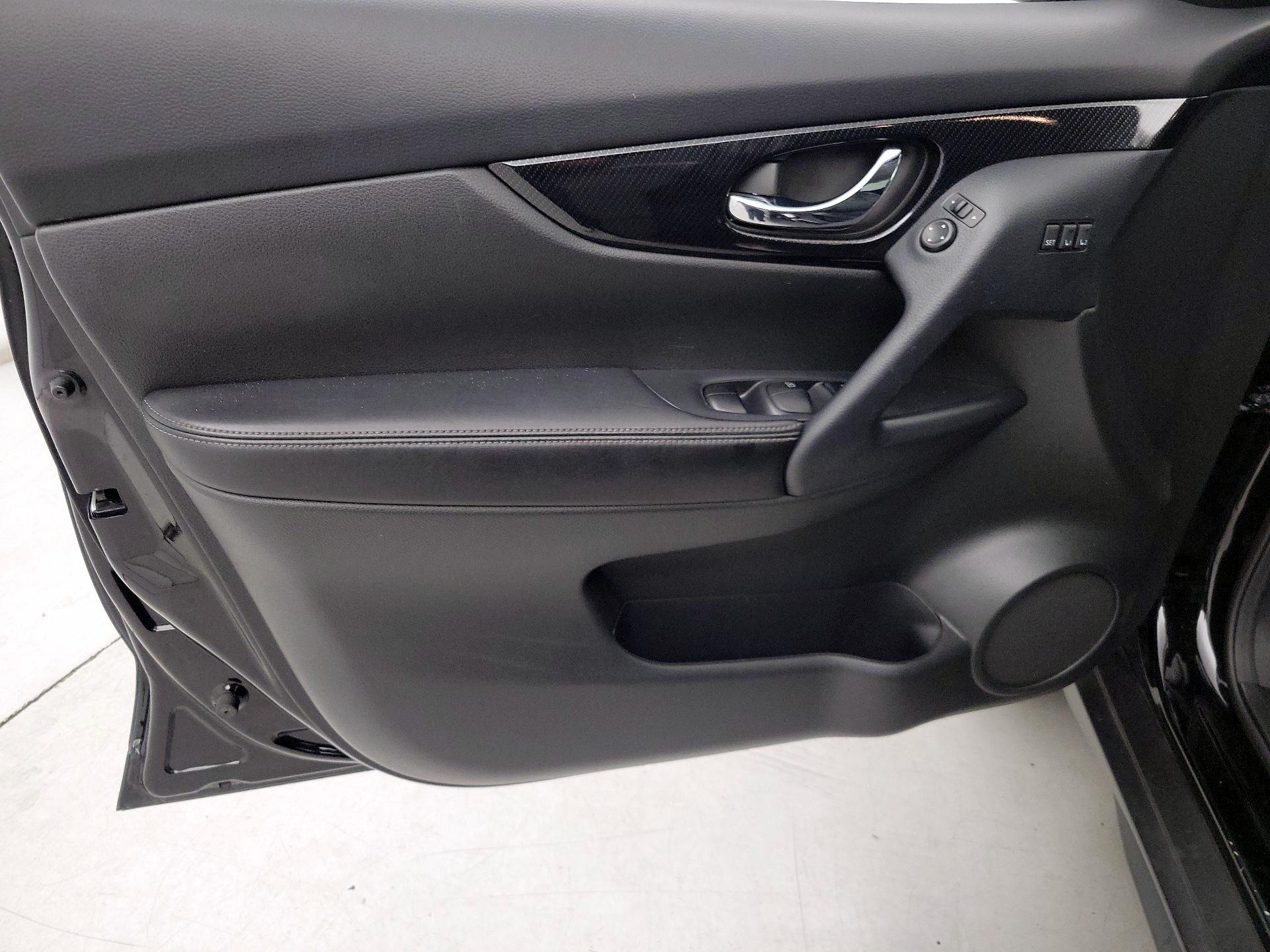 Thumbnail: 2019 Nissan Rogue - 12