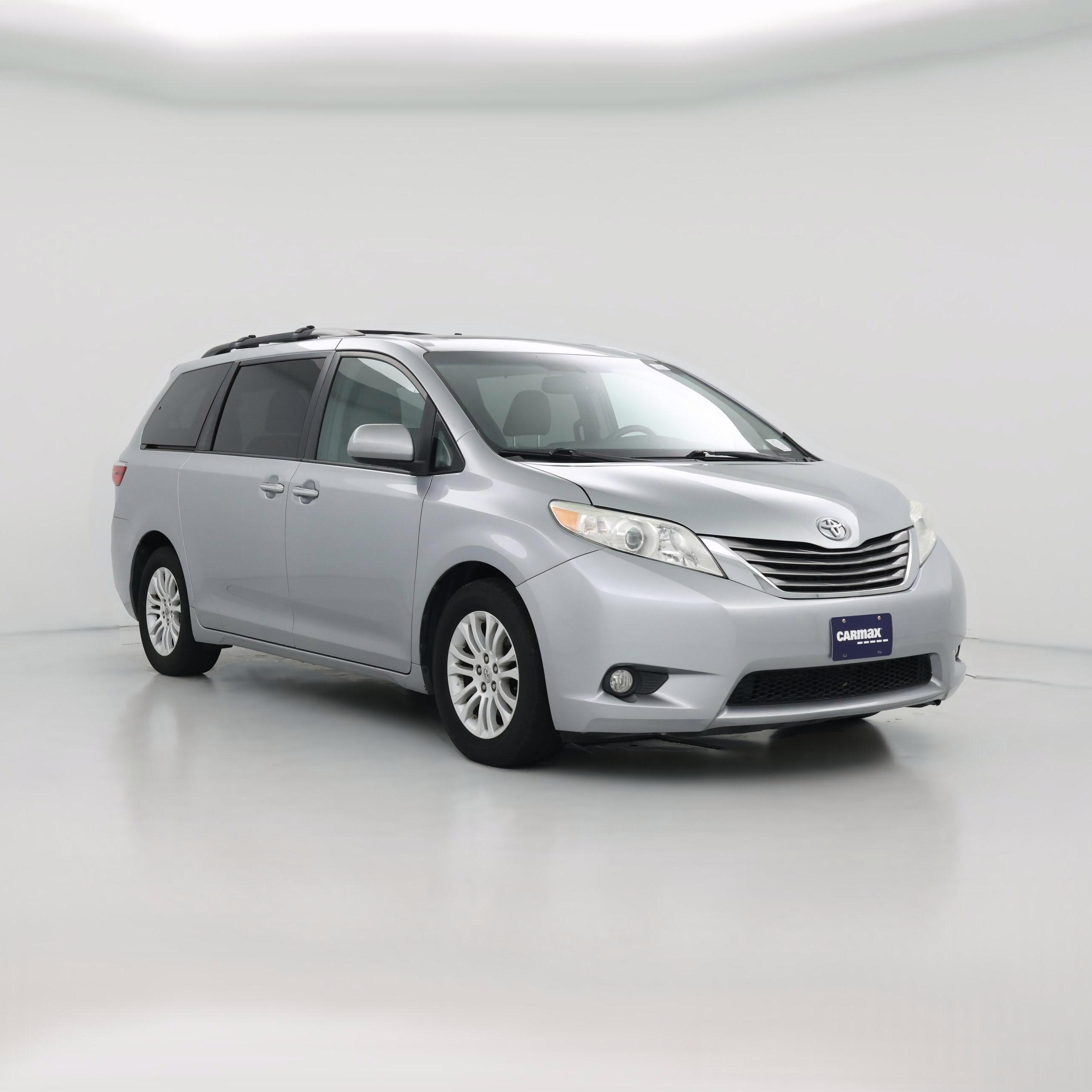 Thumbnail: 2015 Toyota Sienna - 1