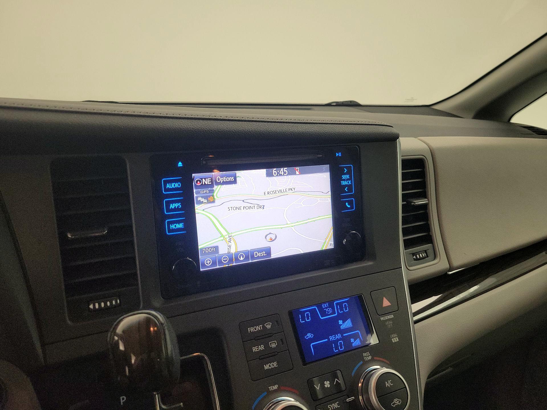 Thumbnail: 2015 Toyota Sienna - 14