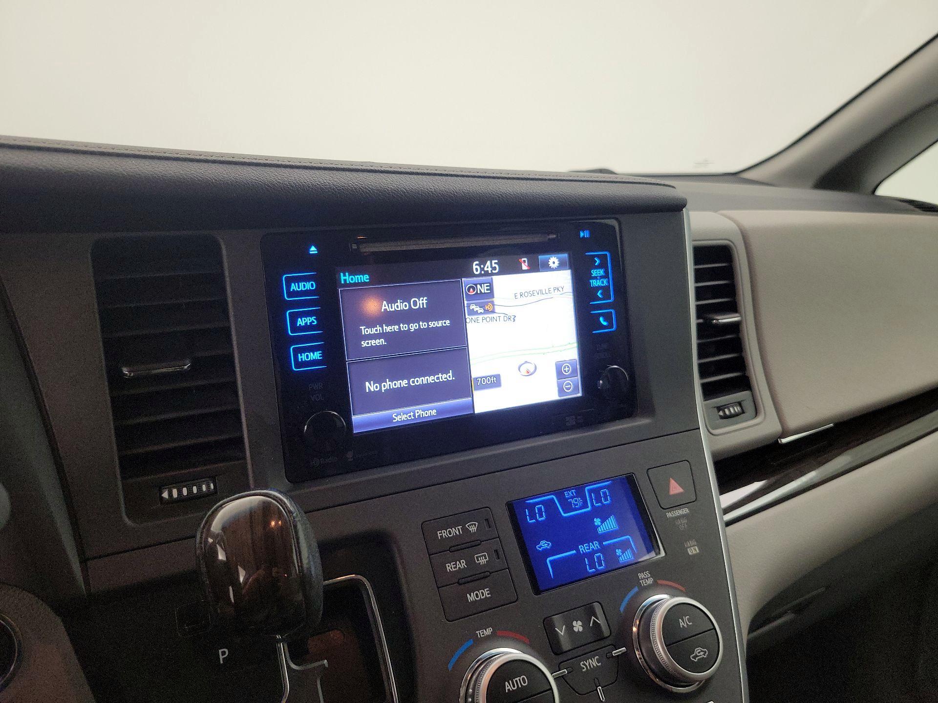 Thumbnail: 2015 Toyota Sienna - 16