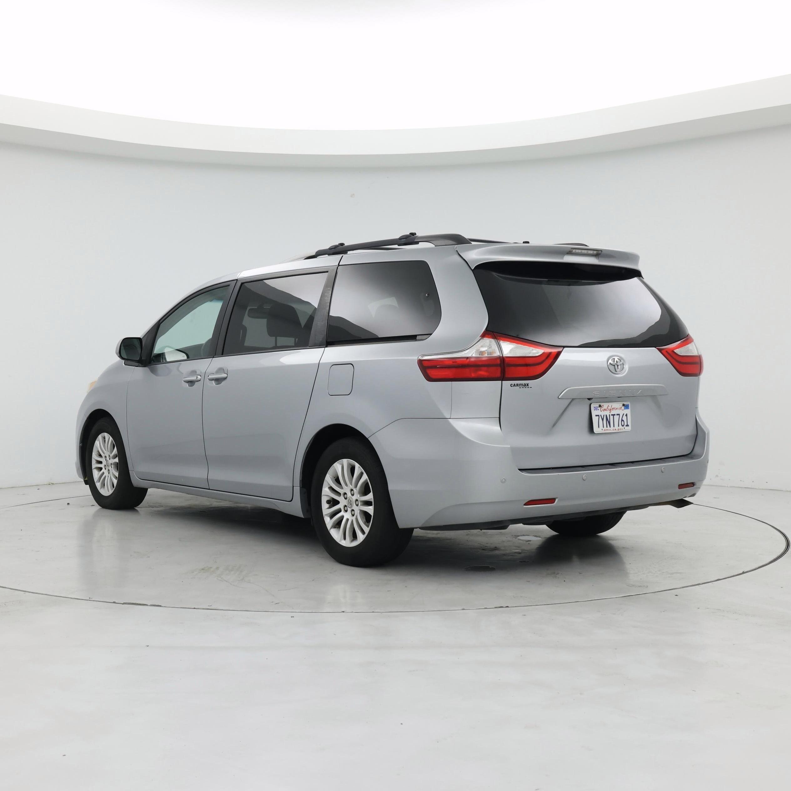 Thumbnail: 2015 Toyota Sienna - 2