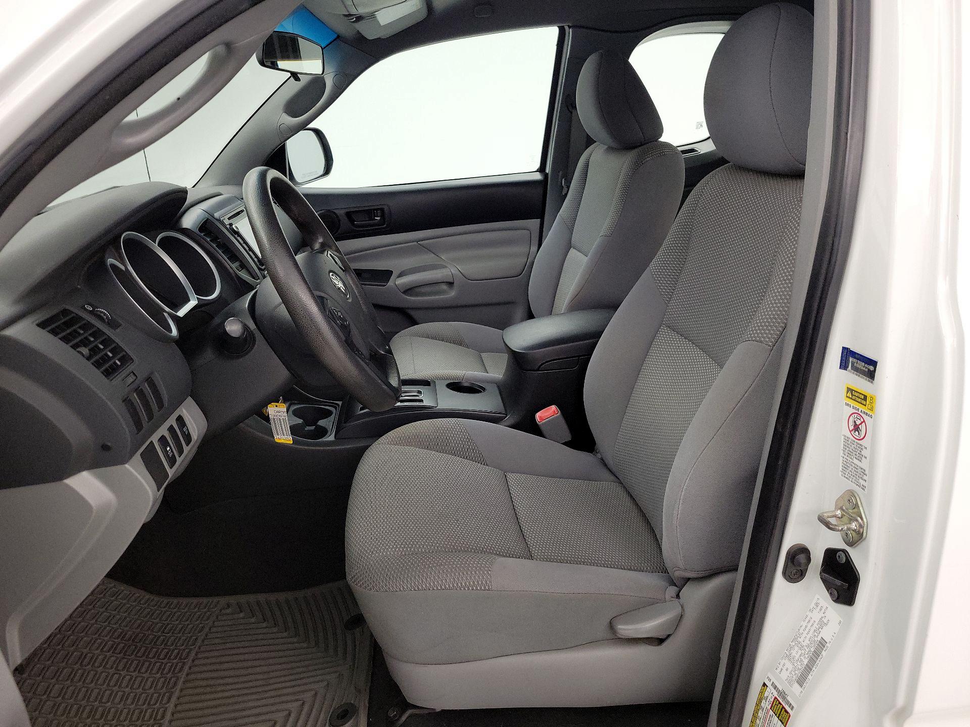 Thumbnail: 2015 Toyota Tacoma - 11