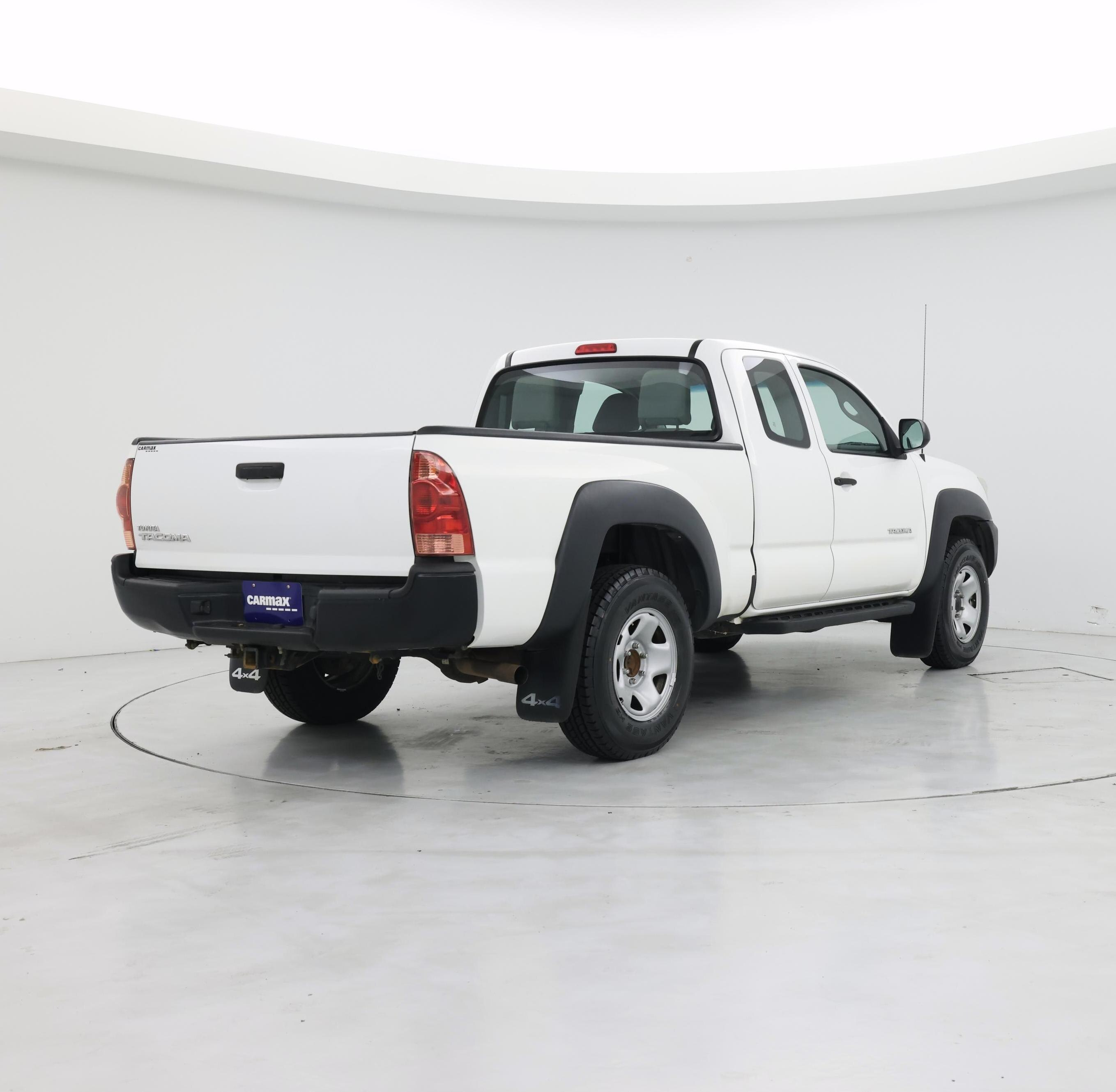 Thumbnail: 2015 Toyota Tacoma - 8