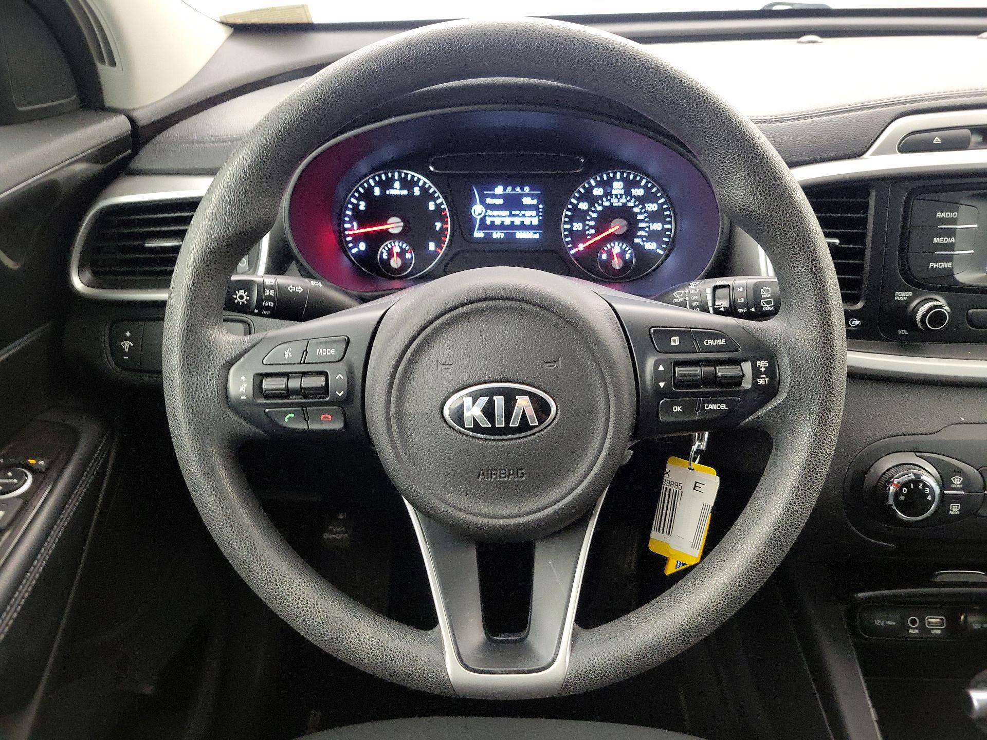 Thumbnail: 2017 Kia Sorento - 10