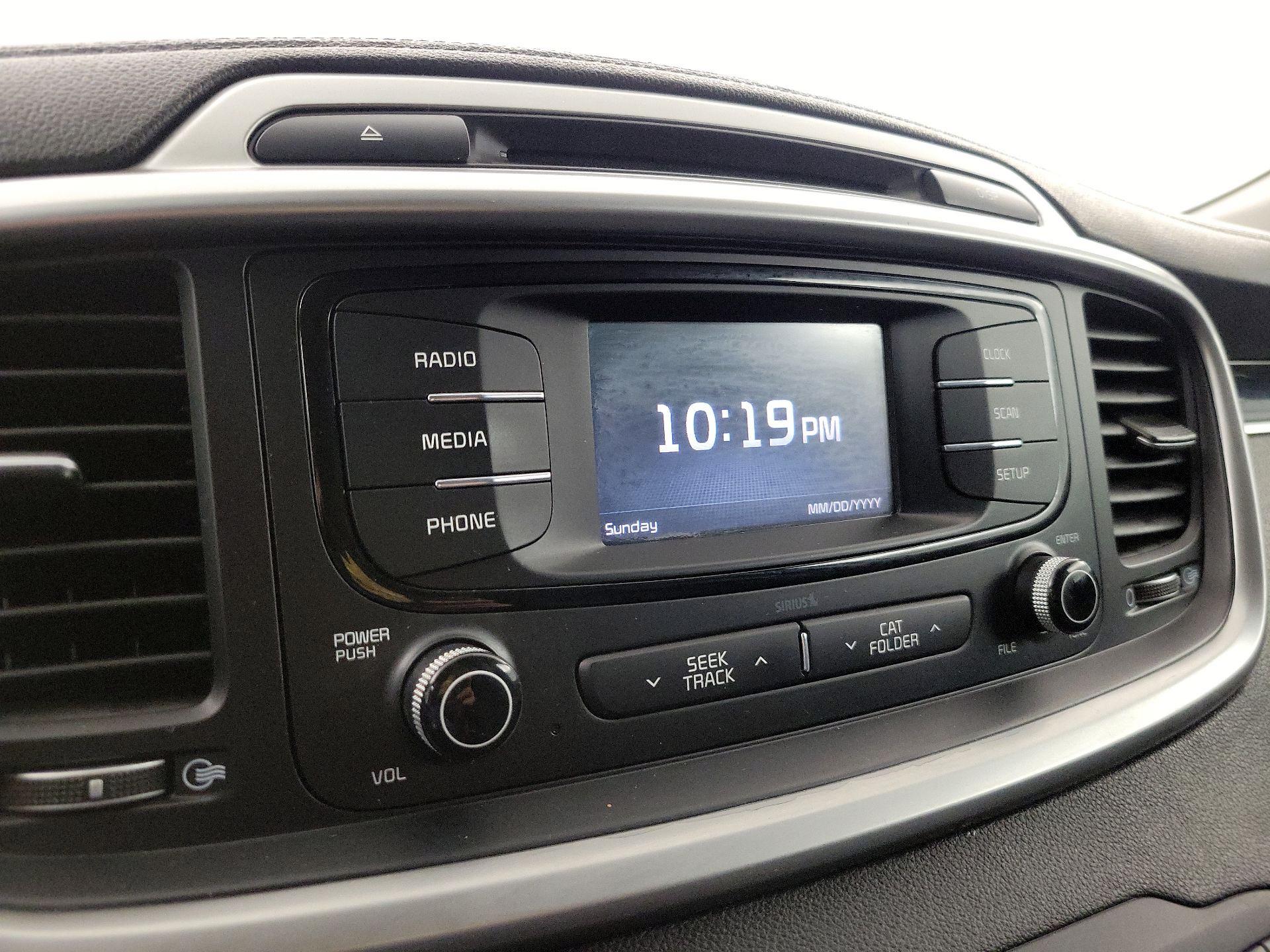 Thumbnail: 2017 Kia Sorento - 15