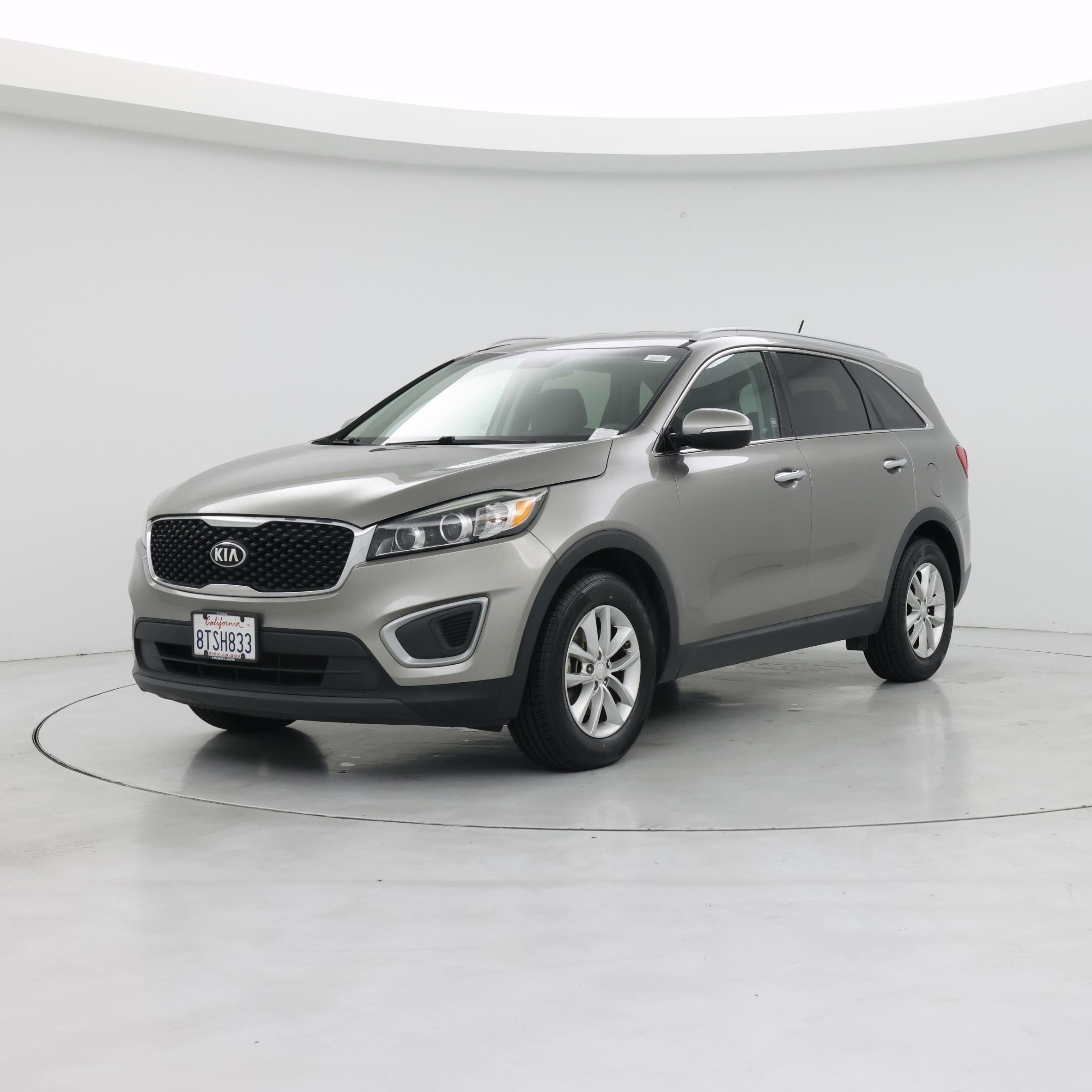 Thumbnail: 2017 Kia Sorento - 4