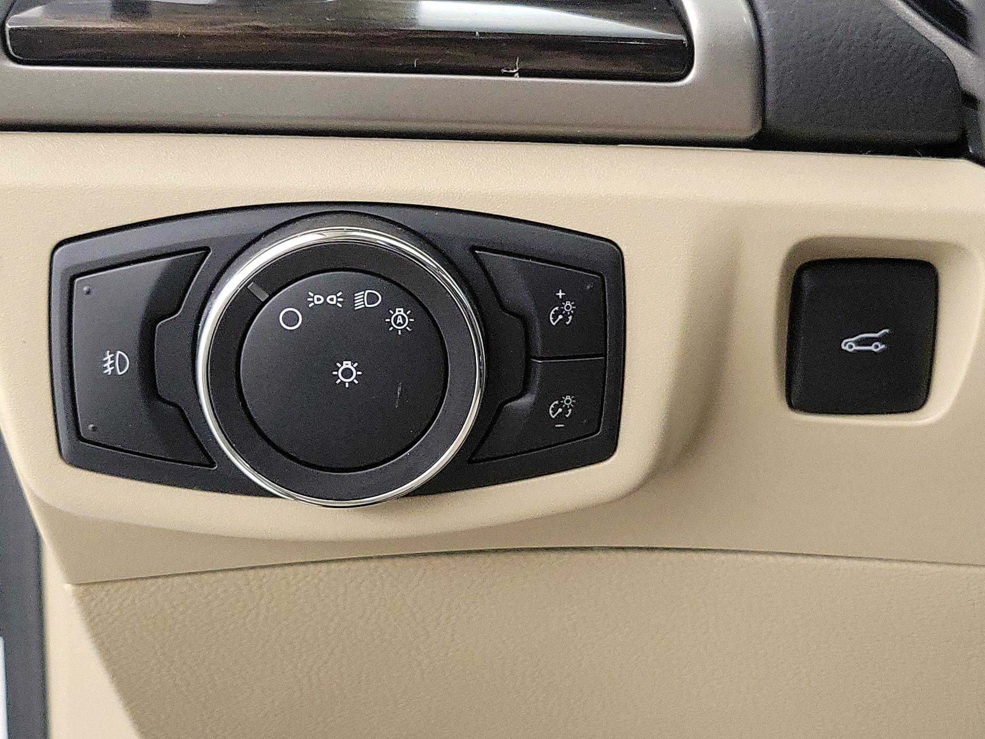 Thumbnail: 2015 Ford Fusion - 13
