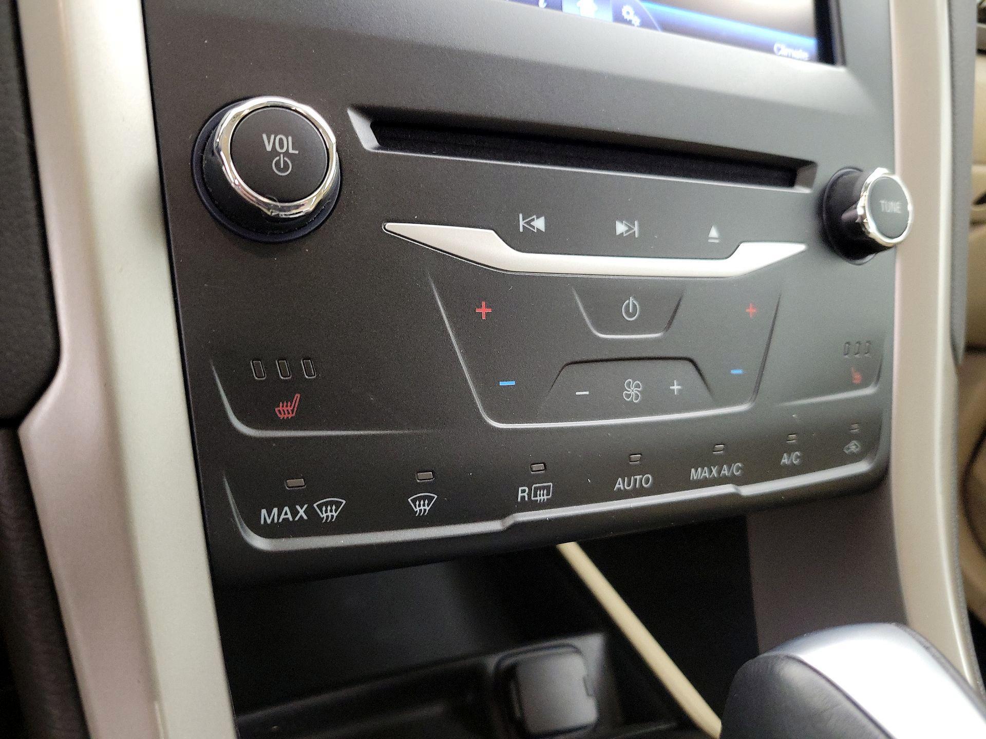 Thumbnail: 2015 Ford Fusion - 16