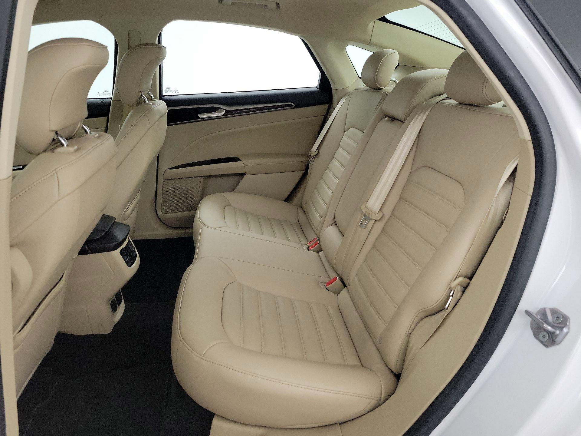Thumbnail: 2015 Ford Fusion - 18