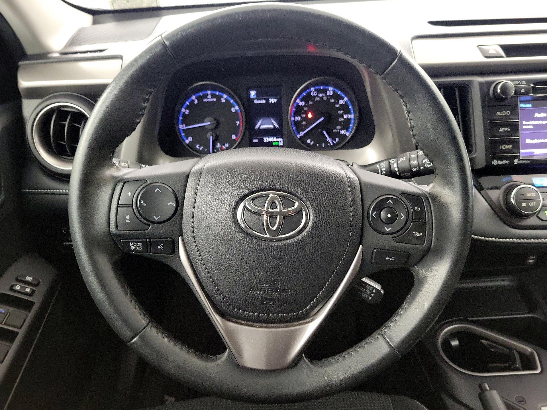Thumbnail: 2018 Toyota RAV4 - 10