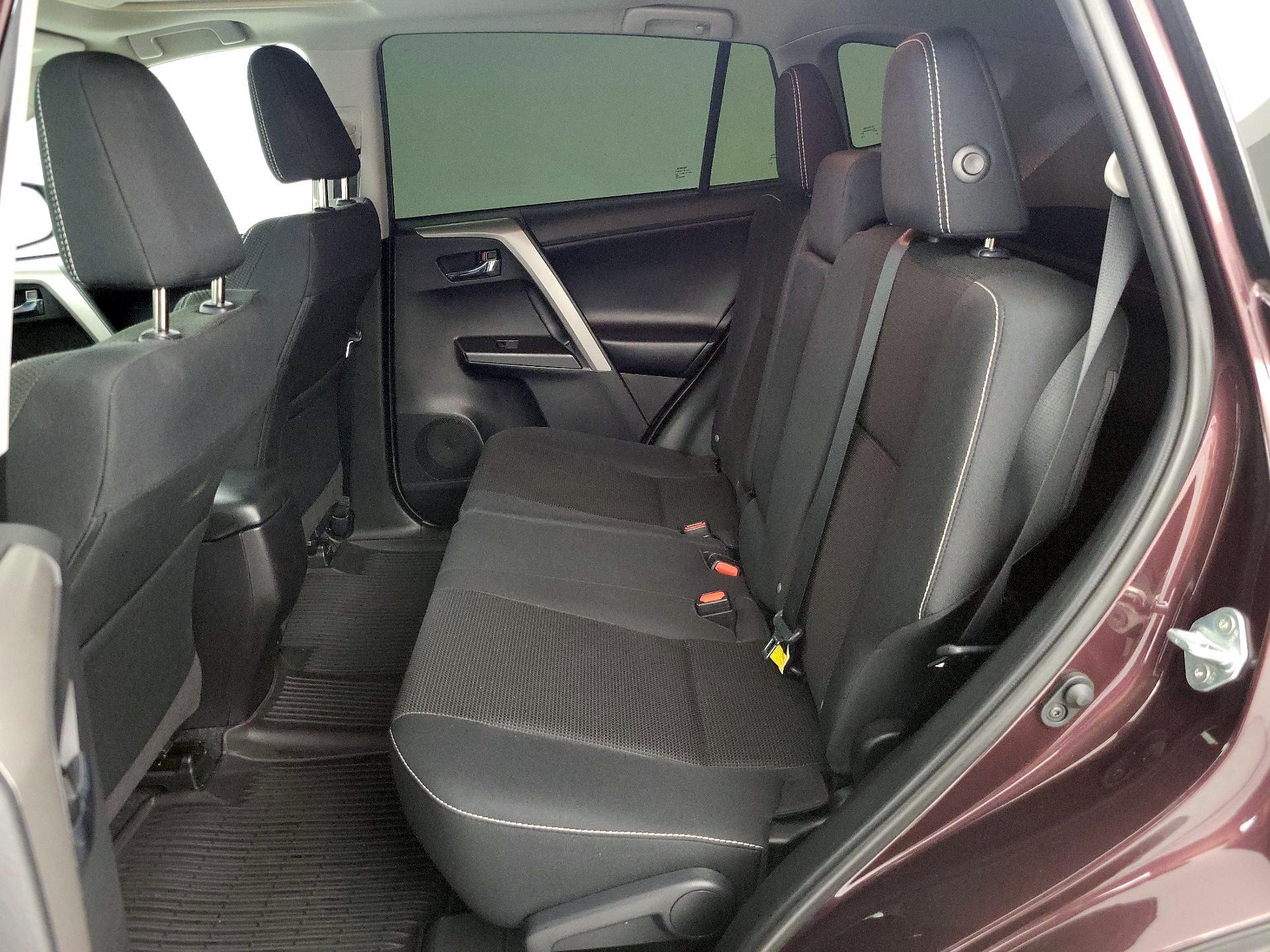 Thumbnail: 2018 Toyota RAV4 - 19