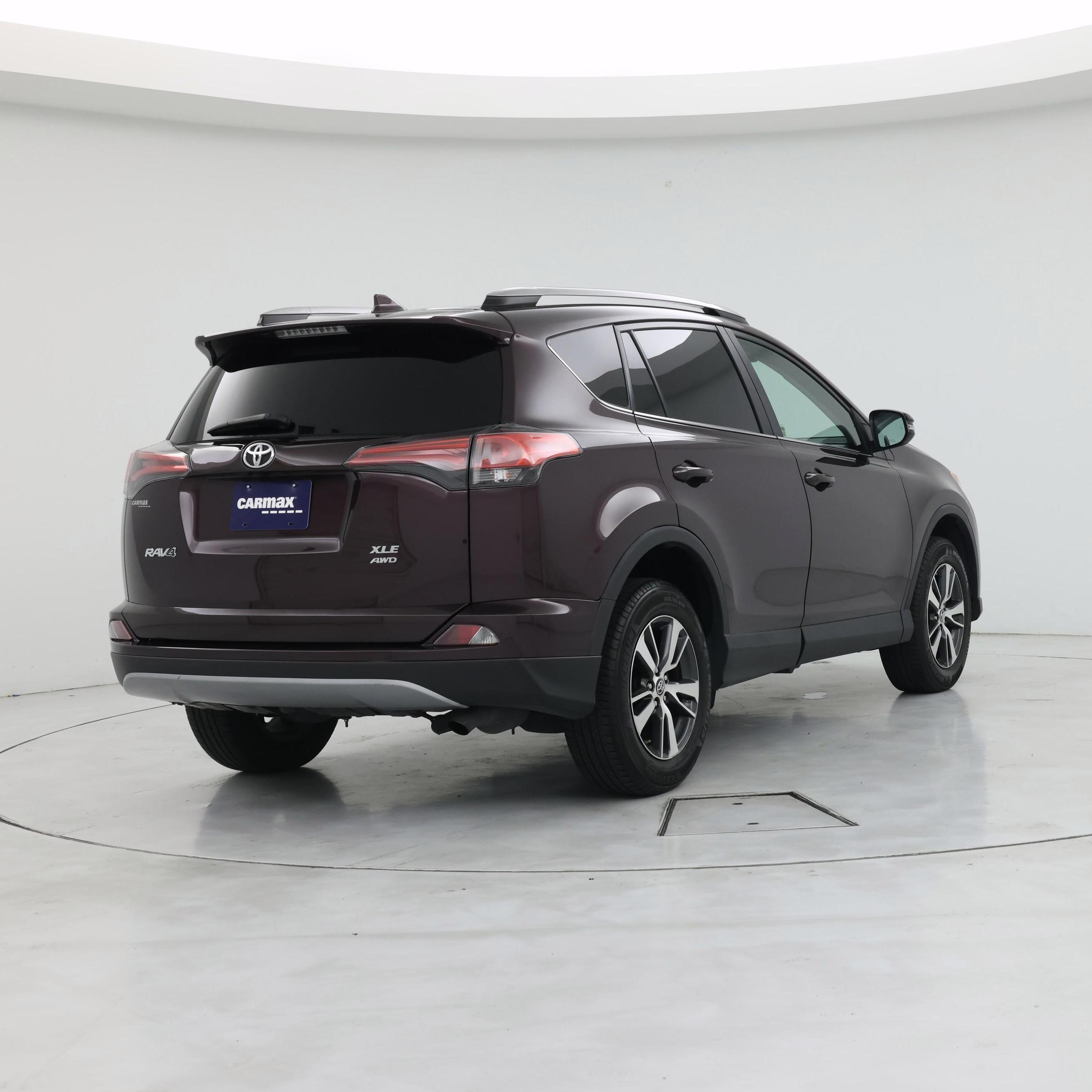 Thumbnail: 2018 Toyota RAV4 - 8