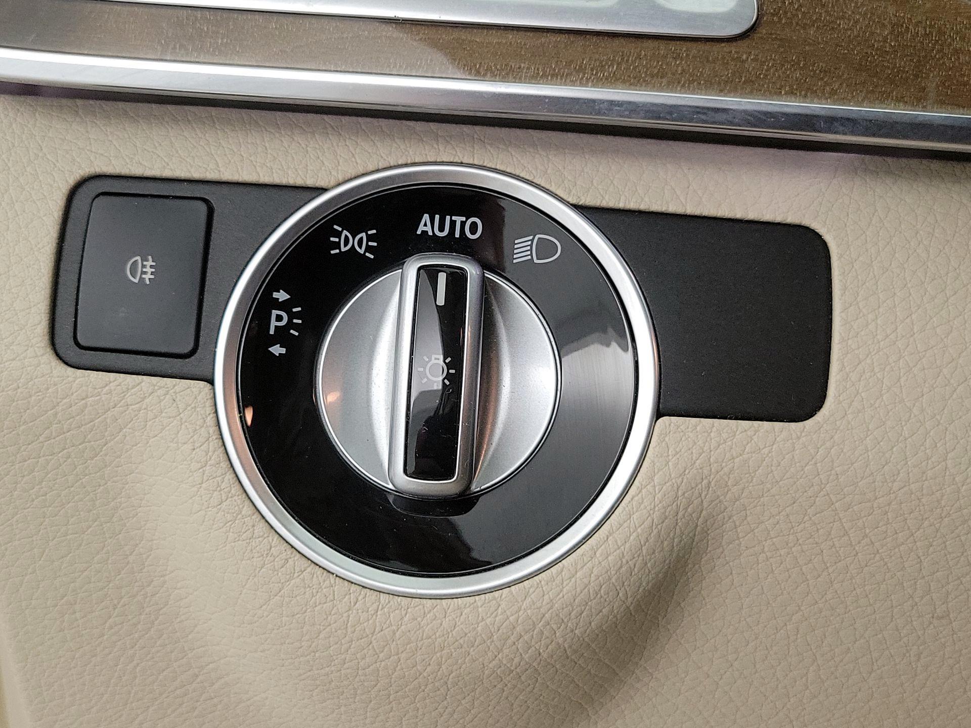 Thumbnail: 2016 Mercedes-Benz E-Class - 13